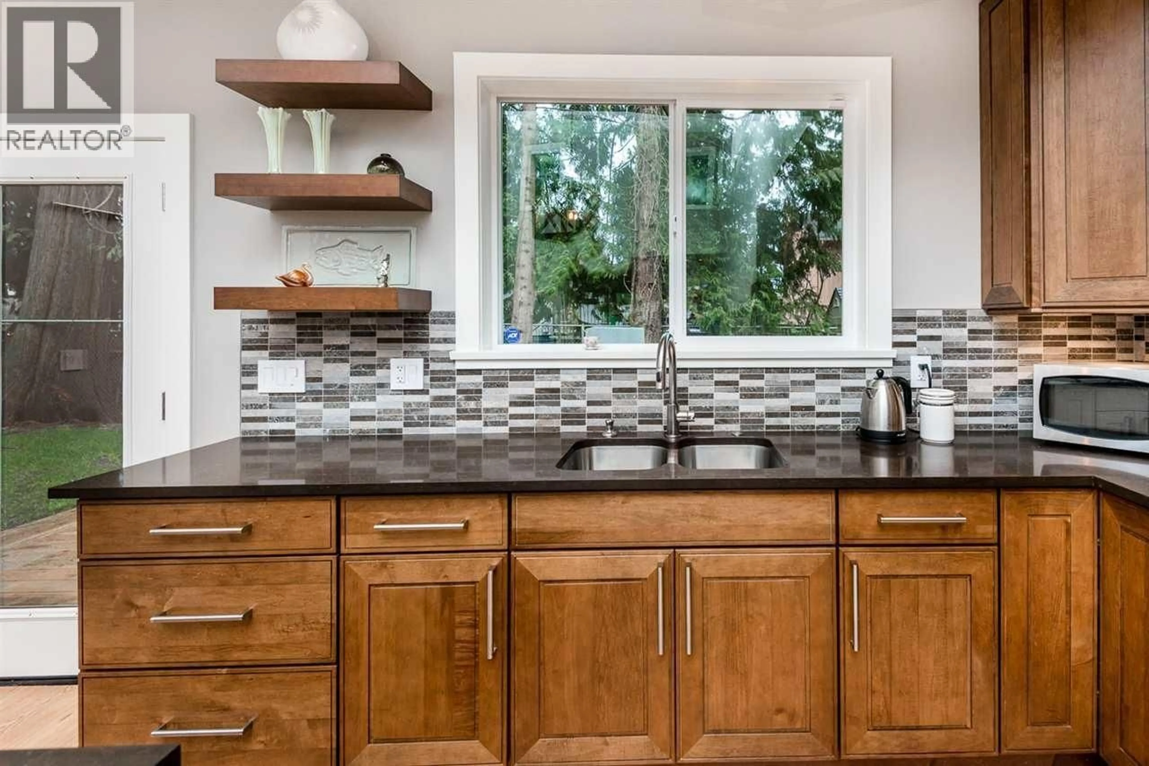 Contemporary kitchen, ceramic/tile floor for 2388 PATRICIA AVENUE, Port Coquitlam British Columbia V3B2H3