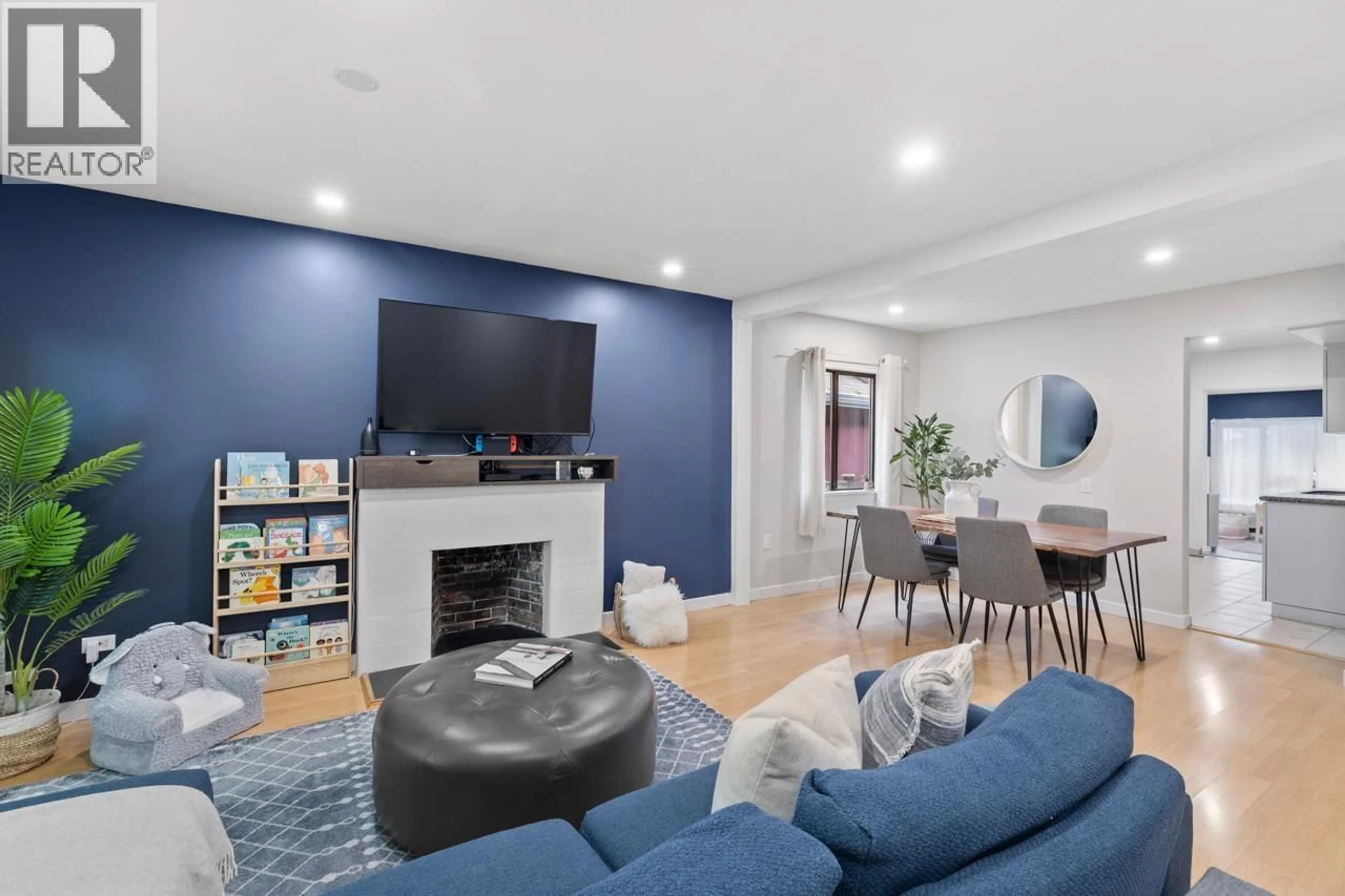 Living room with furniture, unknown for 2036 BROADWAY, Vancouver British Columbia V5N1W7