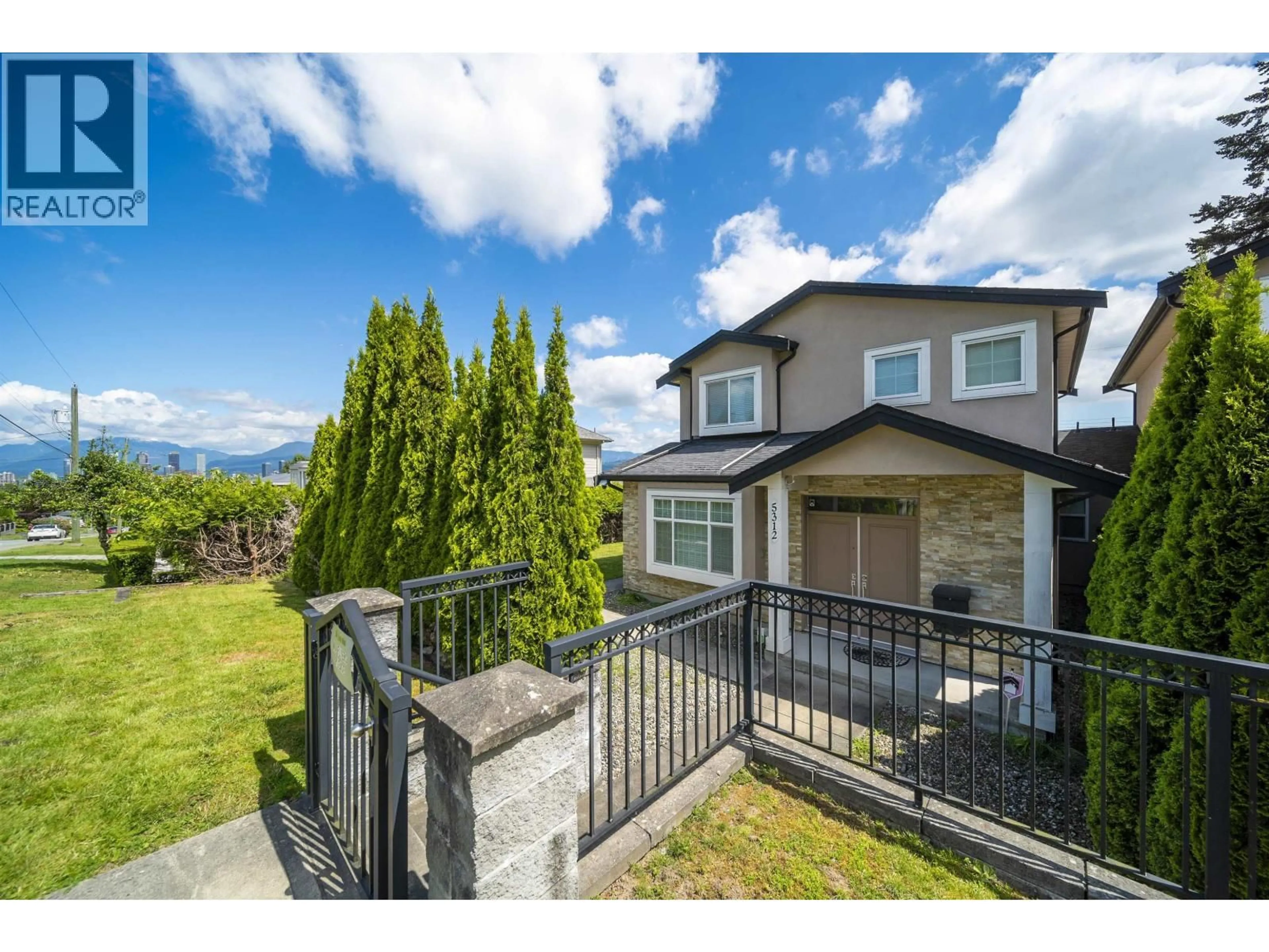 A pic from outside/outdoor area/front of a property/back of a property/a pic from drone, mountain view for 5312 ELSOM AVENUE, Burnaby British Columbia V5H2Z5