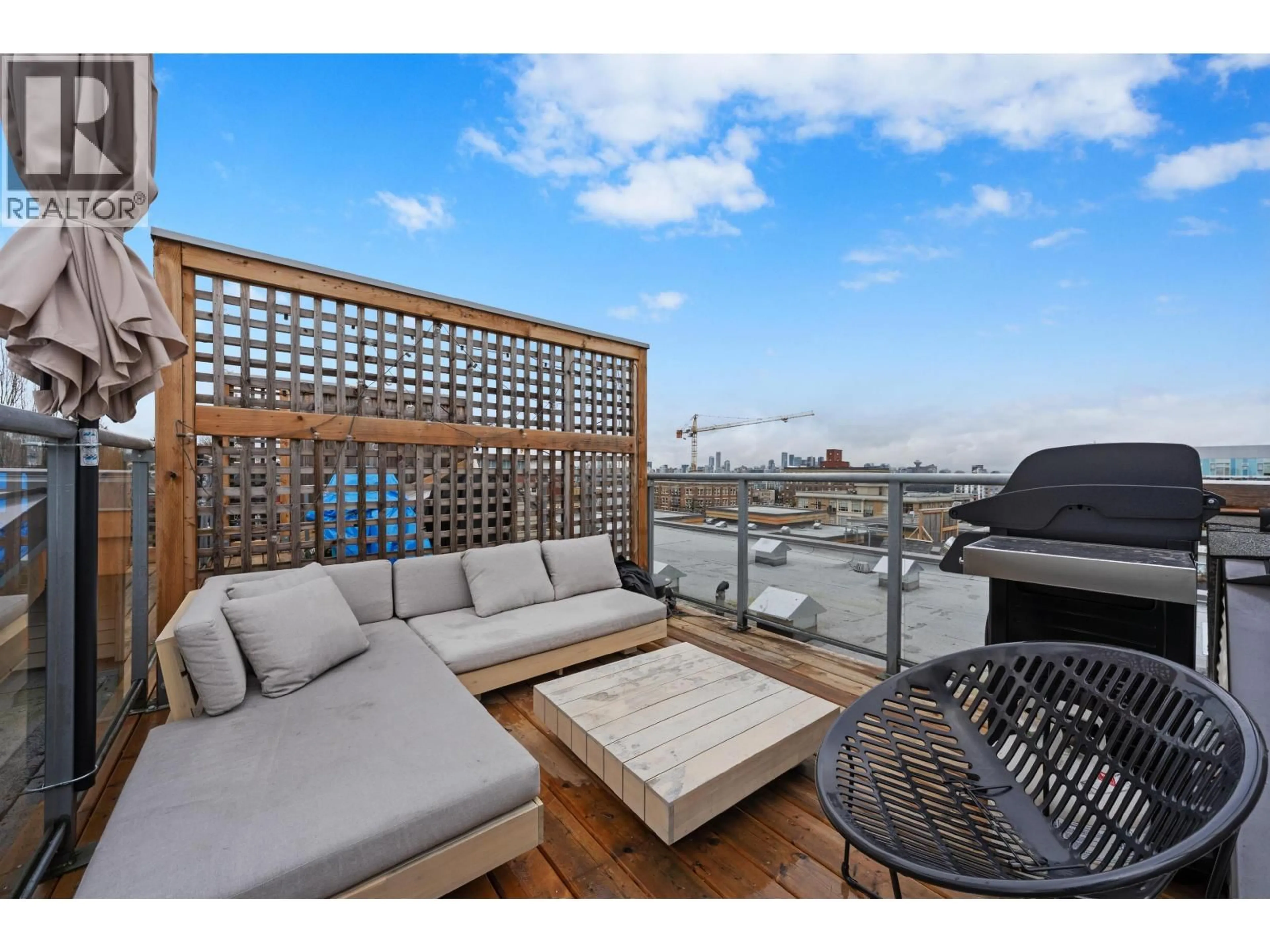 Patio, water/lake/river/ocean view for 303 - 2688 WATSON STREET, Vancouver British Columbia V5T4T6
