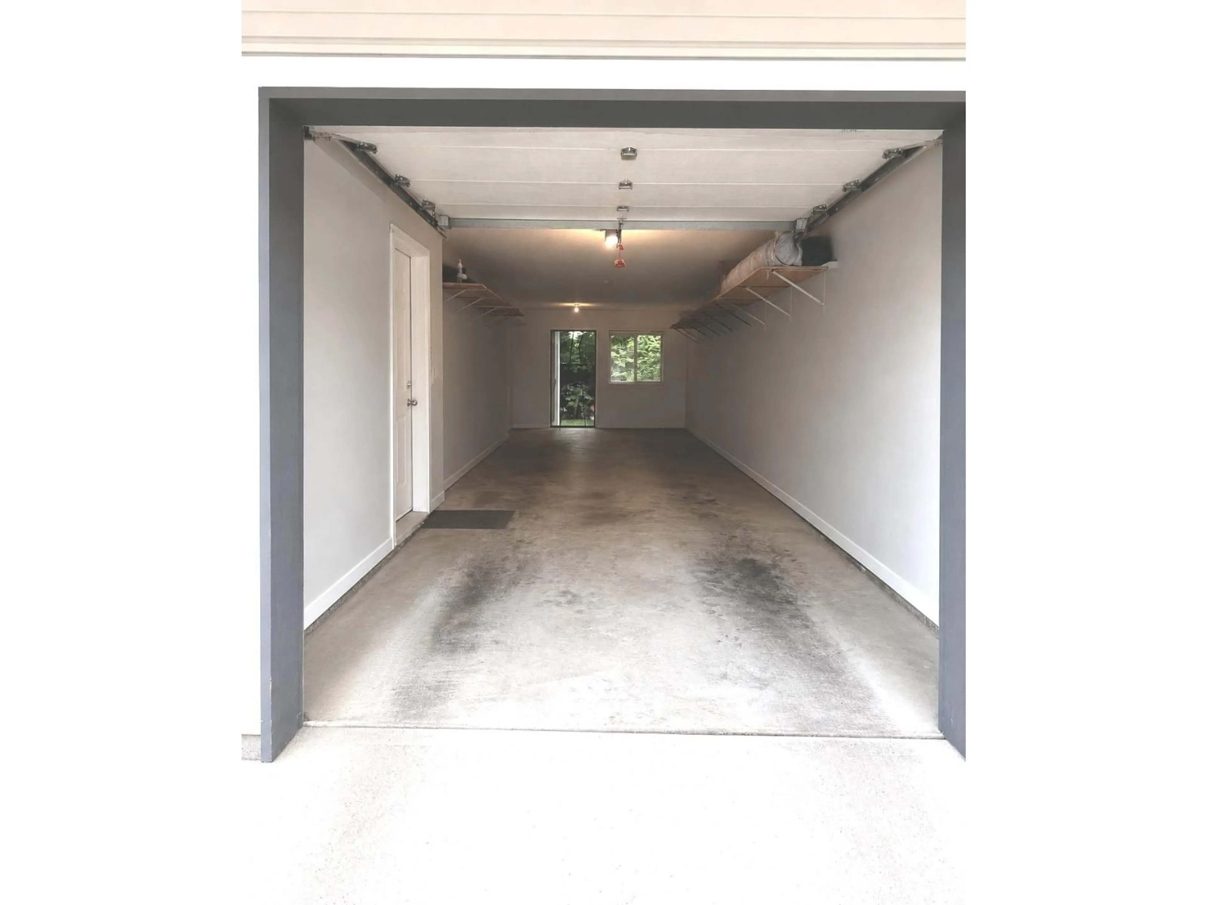 Indoor garage for 33 - 20460 66 AVENUE, Langley British Columbia V2Y3B6