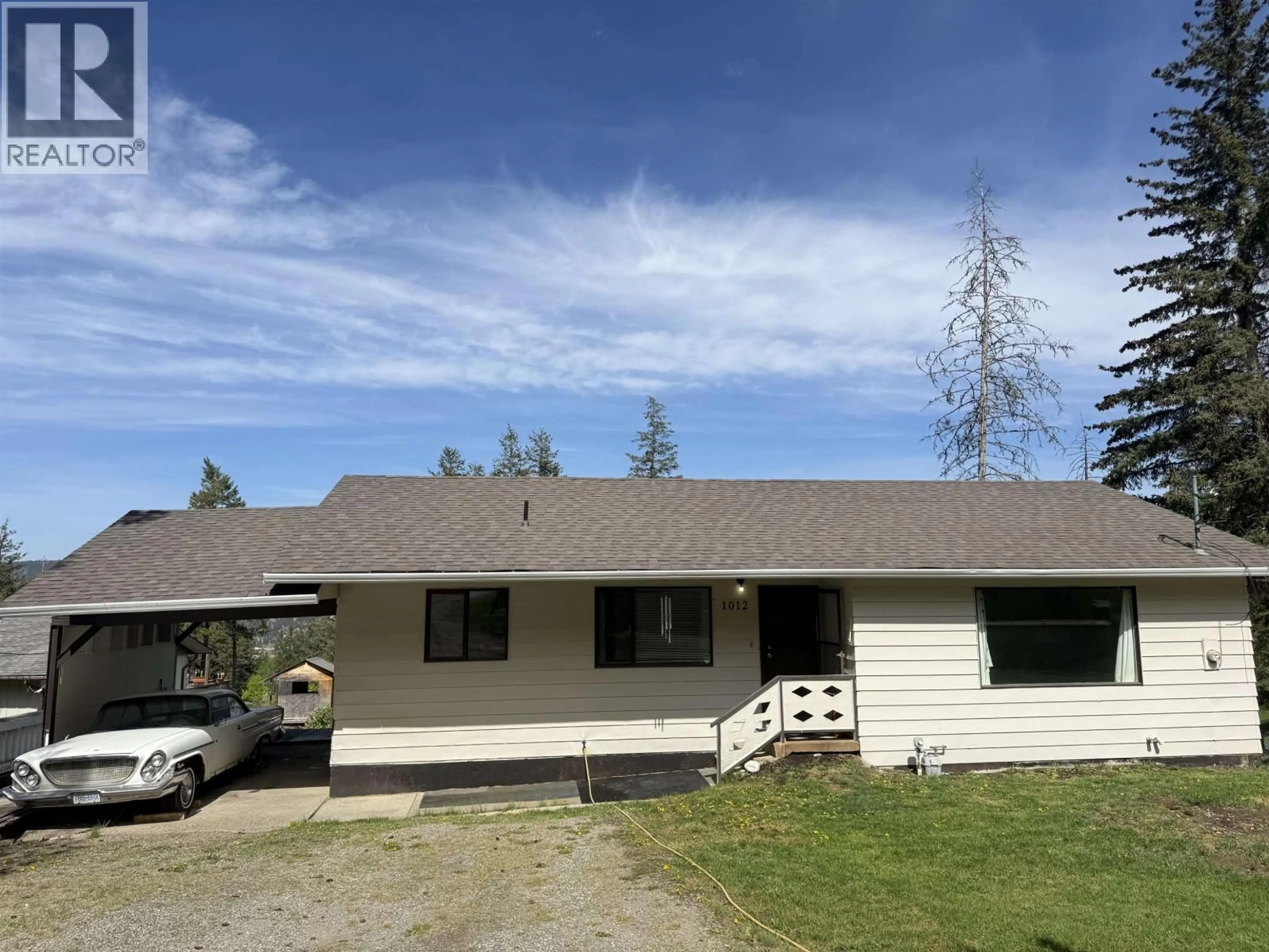 A pic from outside/outdoor area/front of a property/back of a property/a pic from drone, unknown for 1012 CONRAD CRESCENT, Williams Lake British Columbia V2G3M4