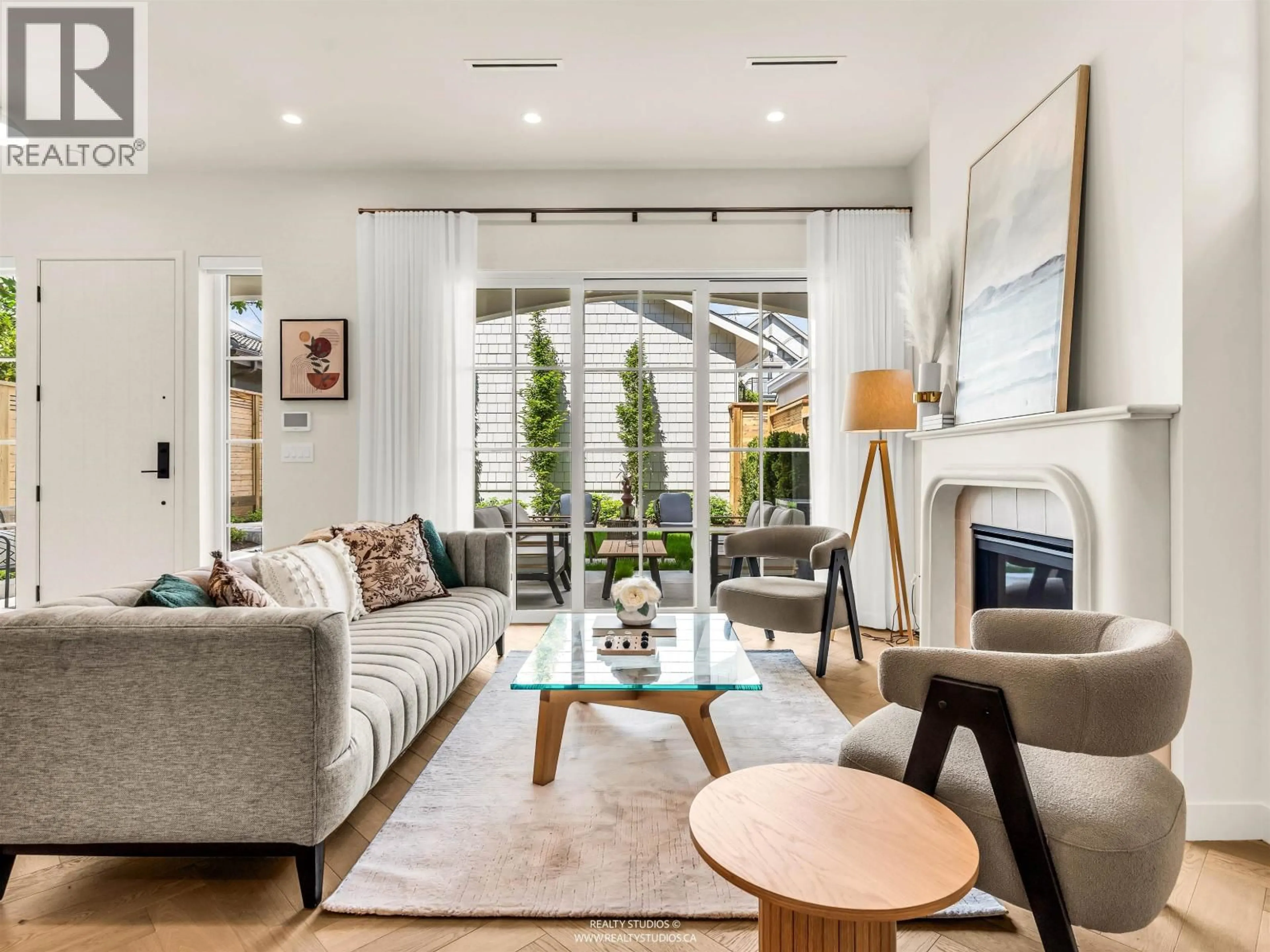 Living room with furniture, unknown for 2 - 2043 45TH AVENUE, Vancouver British Columbia V6M2H8
