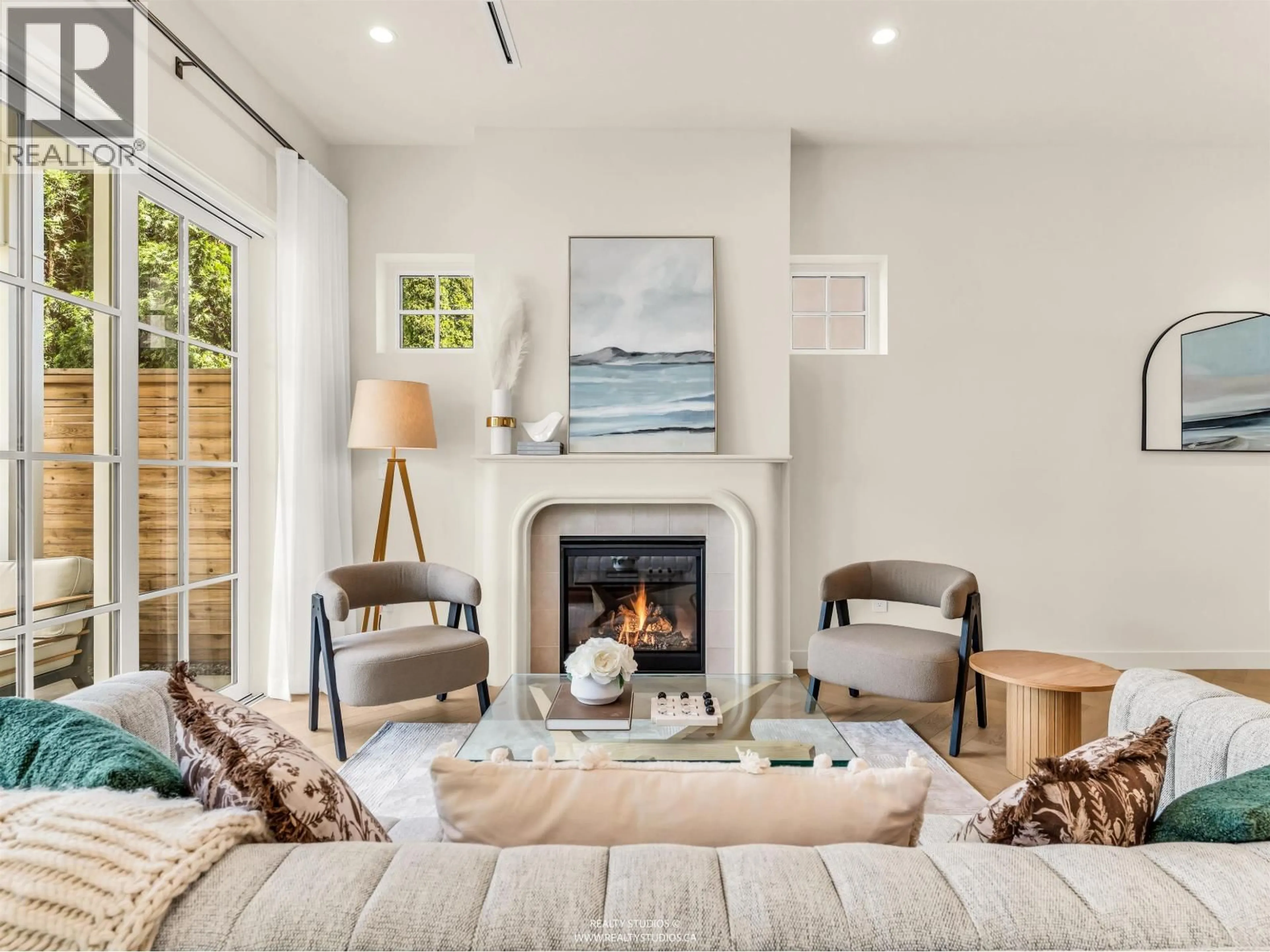 Living room with furniture, unknown for 2 - 2043 45TH AVENUE, Vancouver British Columbia V6M2H8