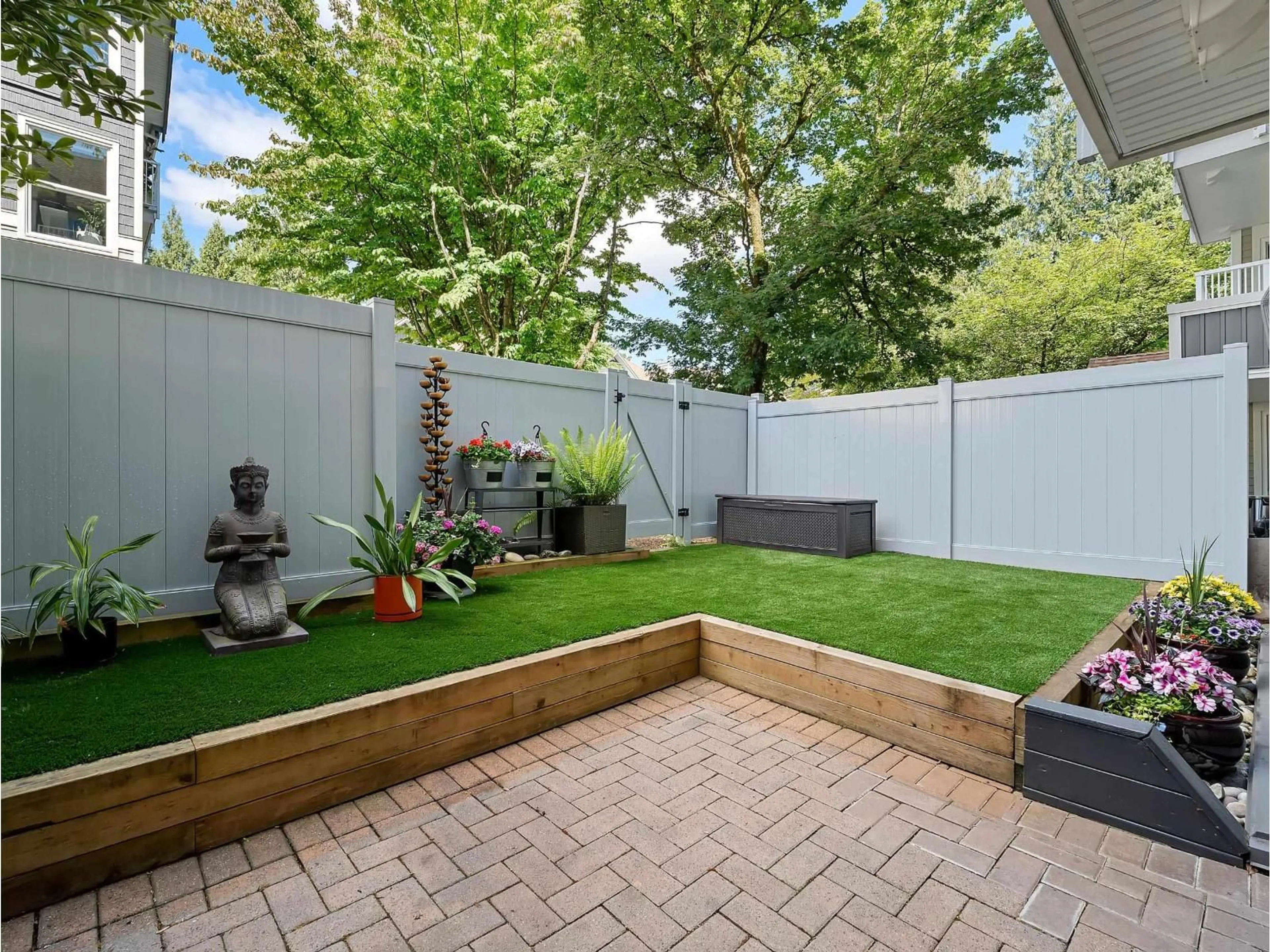 Patio, street for 112 - 9650 148 STREET, Surrey British Columbia V3R0W2