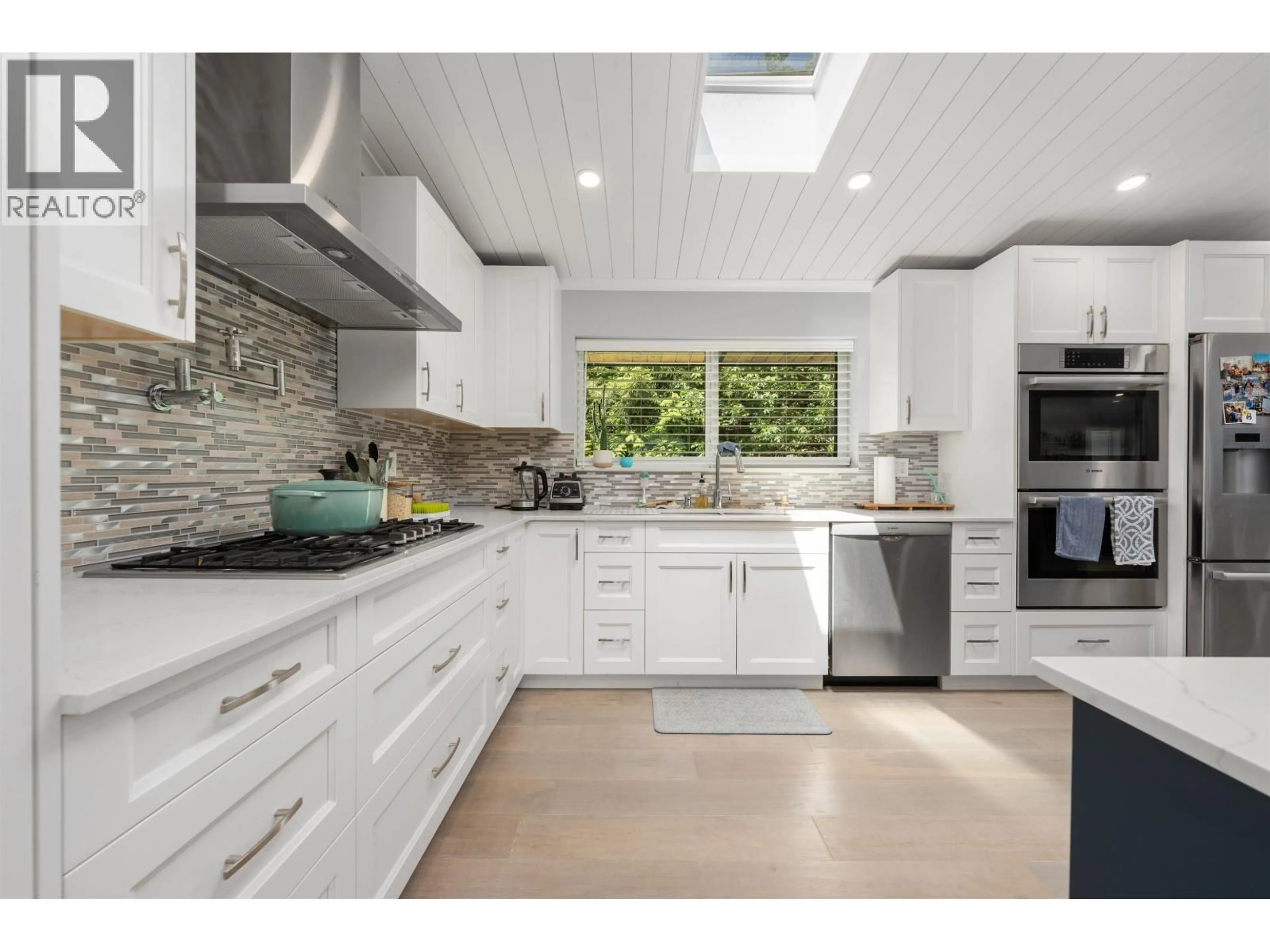Contemporary kitchen, ceramic/tile floor for 2361 FRIEDEL CRESCENT, Squamish British Columbia V8B0P4