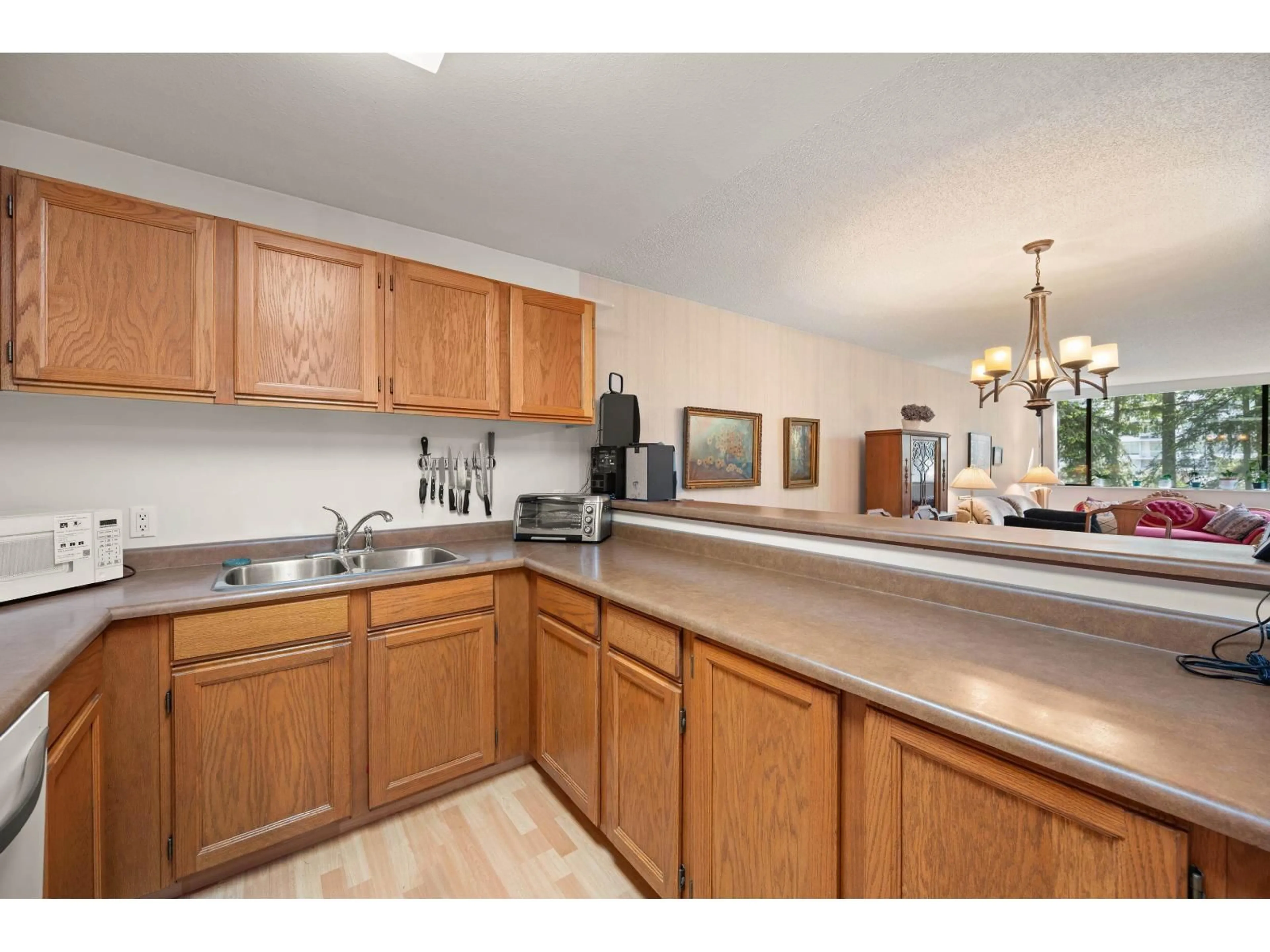 Standard kitchen, unknown for 508 - 1442 FOSTER STREET, White Rock British Columbia V4B3X7