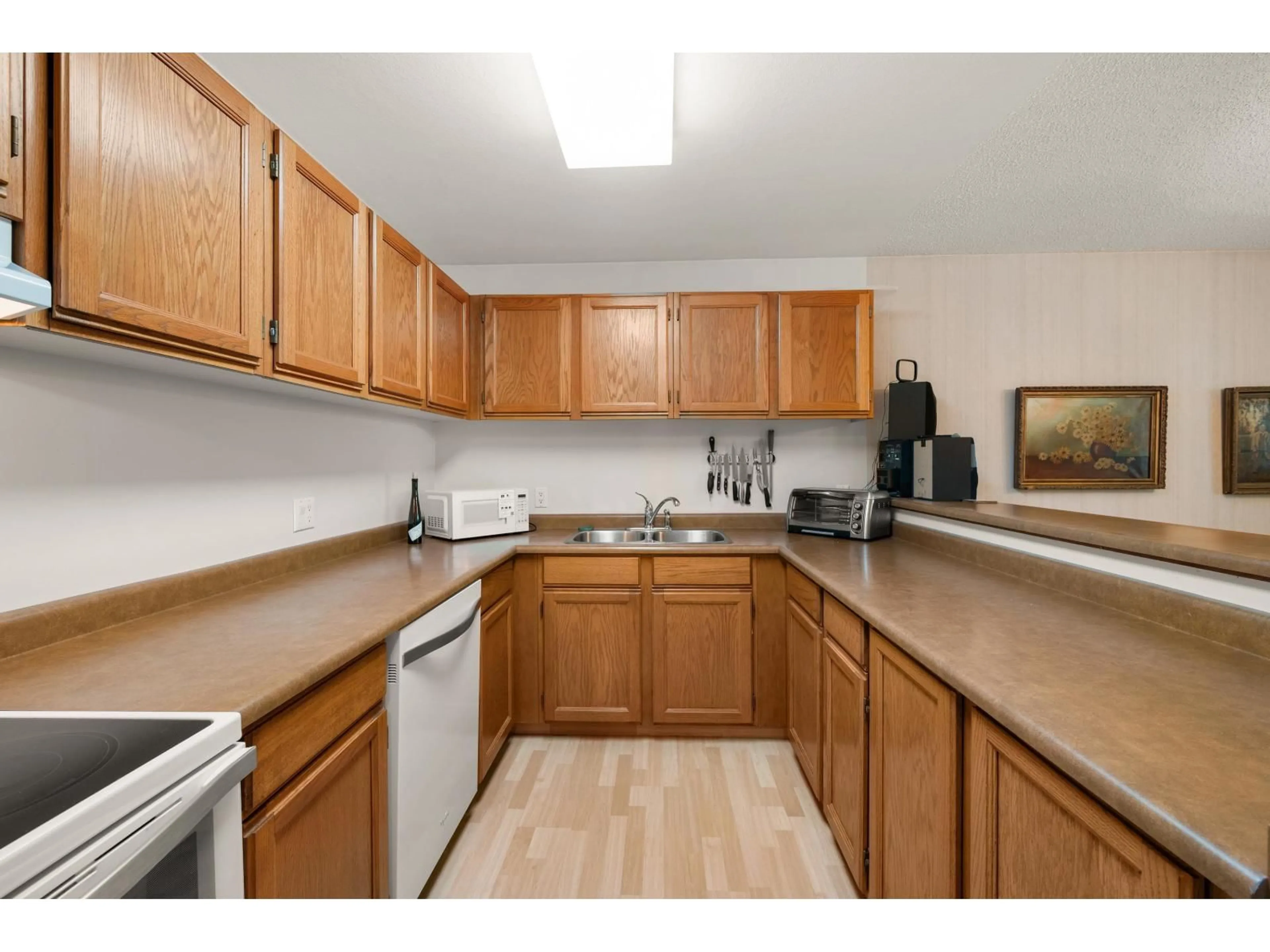 Standard kitchen, unknown for 508 - 1442 FOSTER STREET, White Rock British Columbia V4B3X7