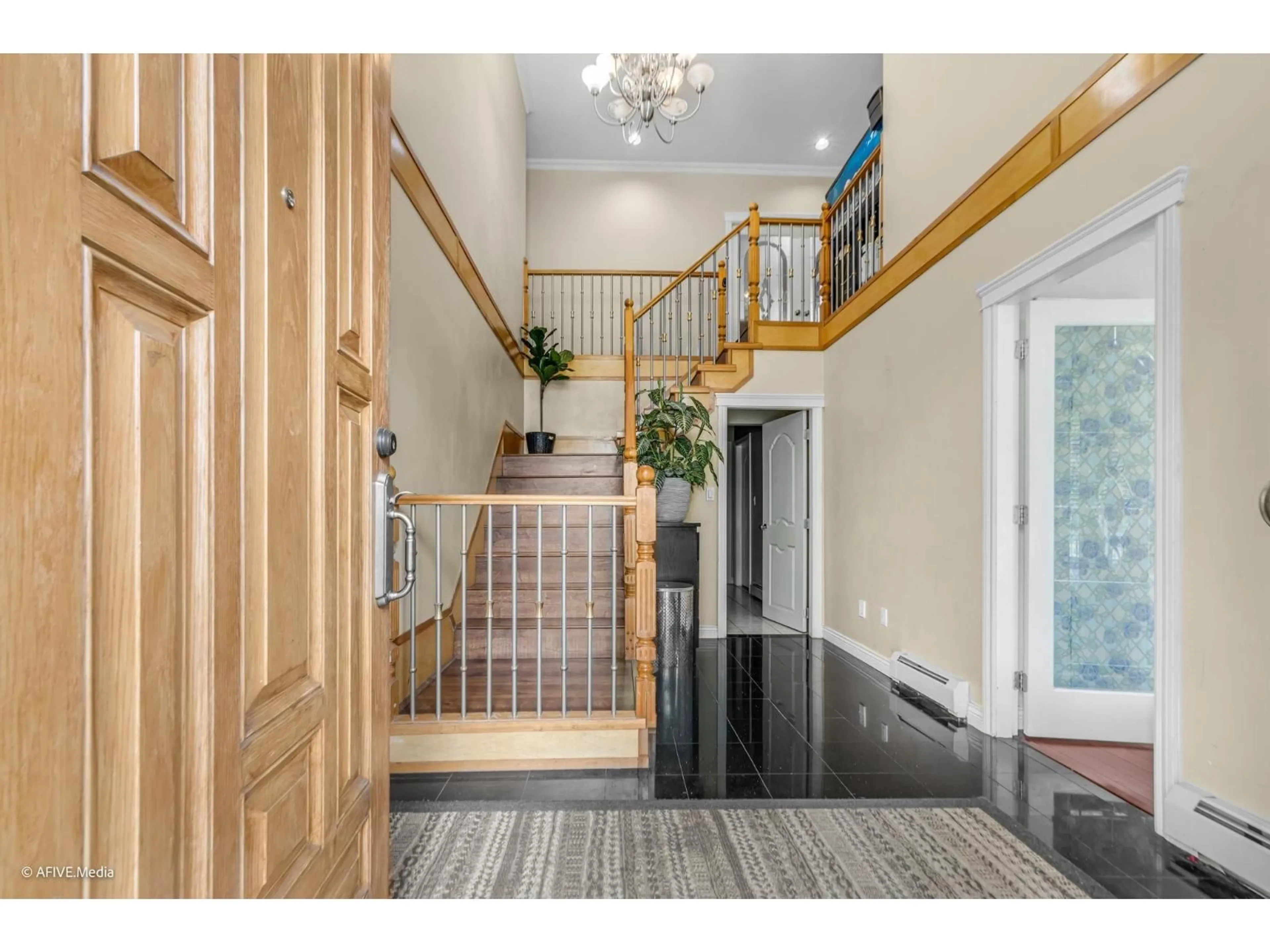 Indoor foyer for 9833 128 STREET NORTHEAST, Surrey British Columbia V3T2Y5