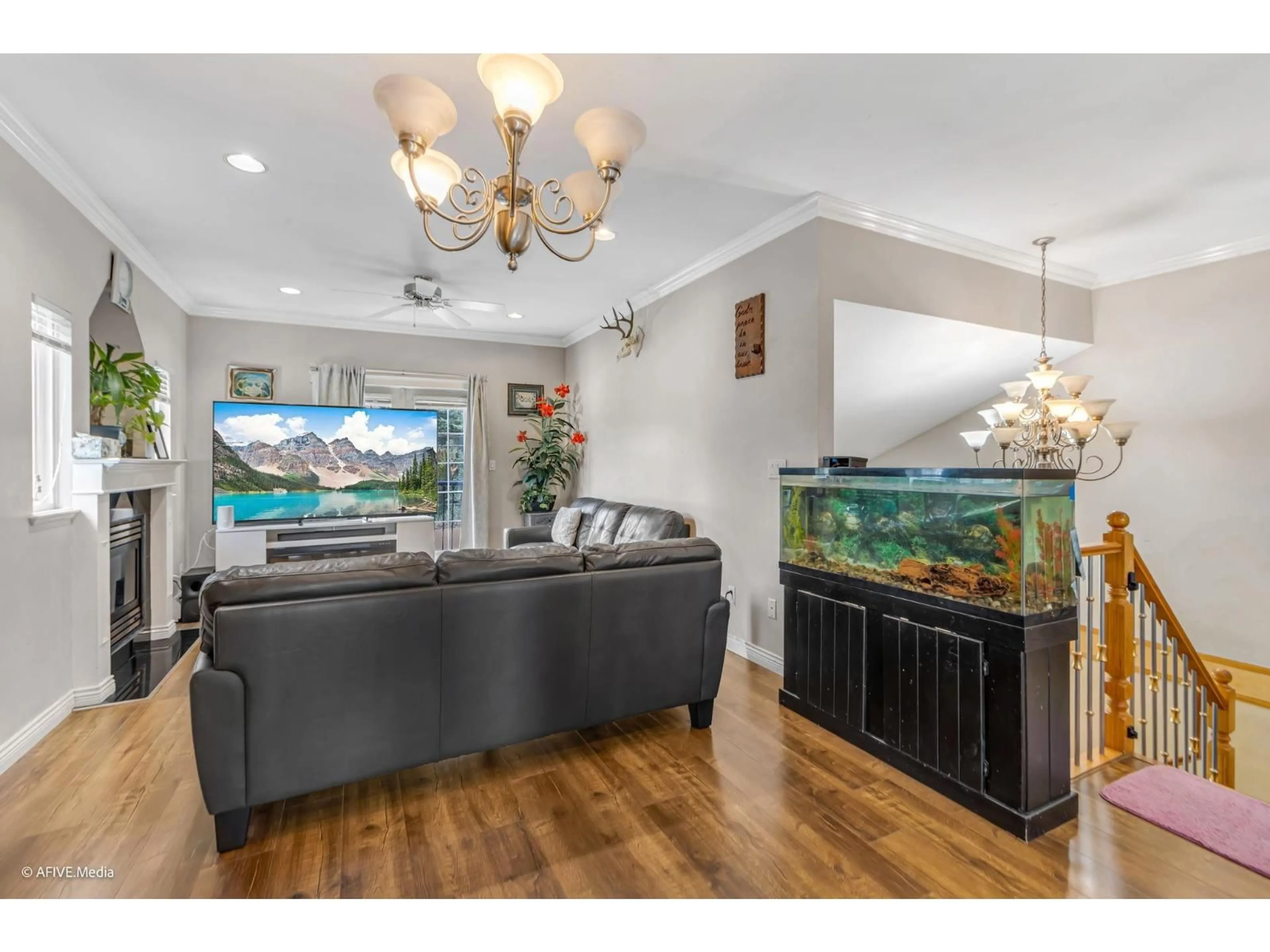 Living room with furniture, unknown for 9833 128 STREET NORTHEAST, Surrey British Columbia V3T2Y5