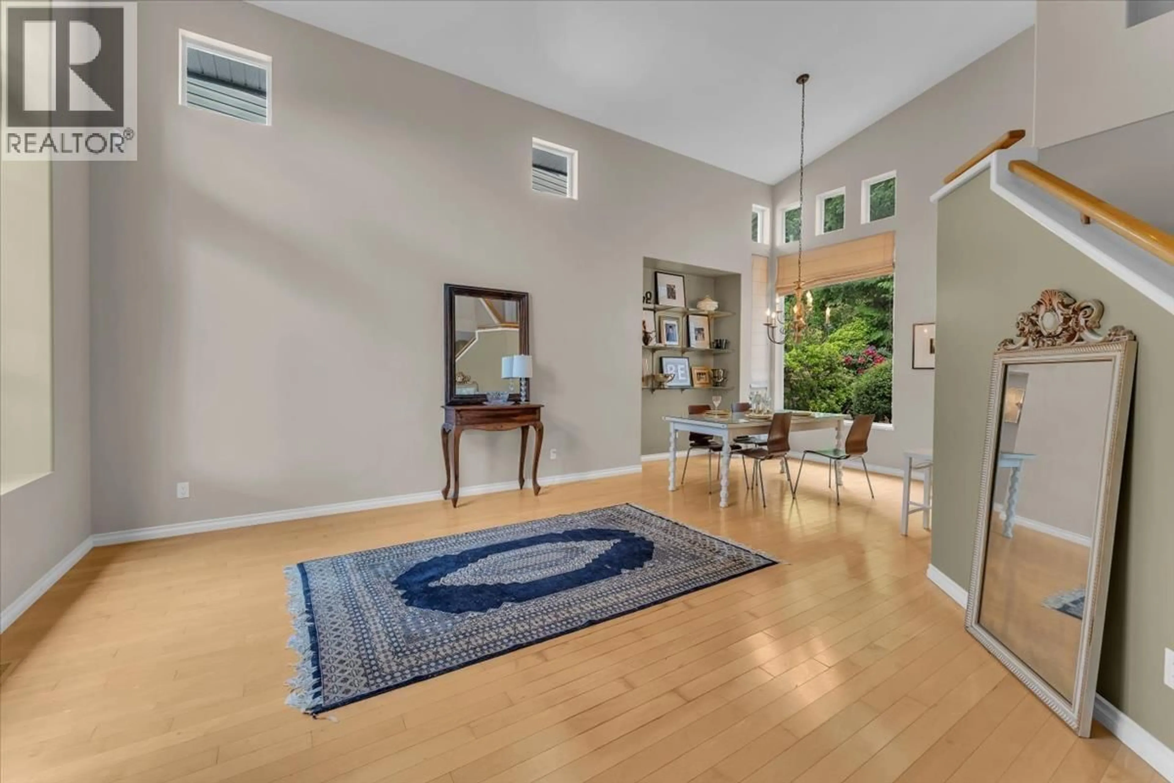 Indoor foyer for 177 ASPENWOOD DRIVE, Port Moody British Columbia V3H5A5