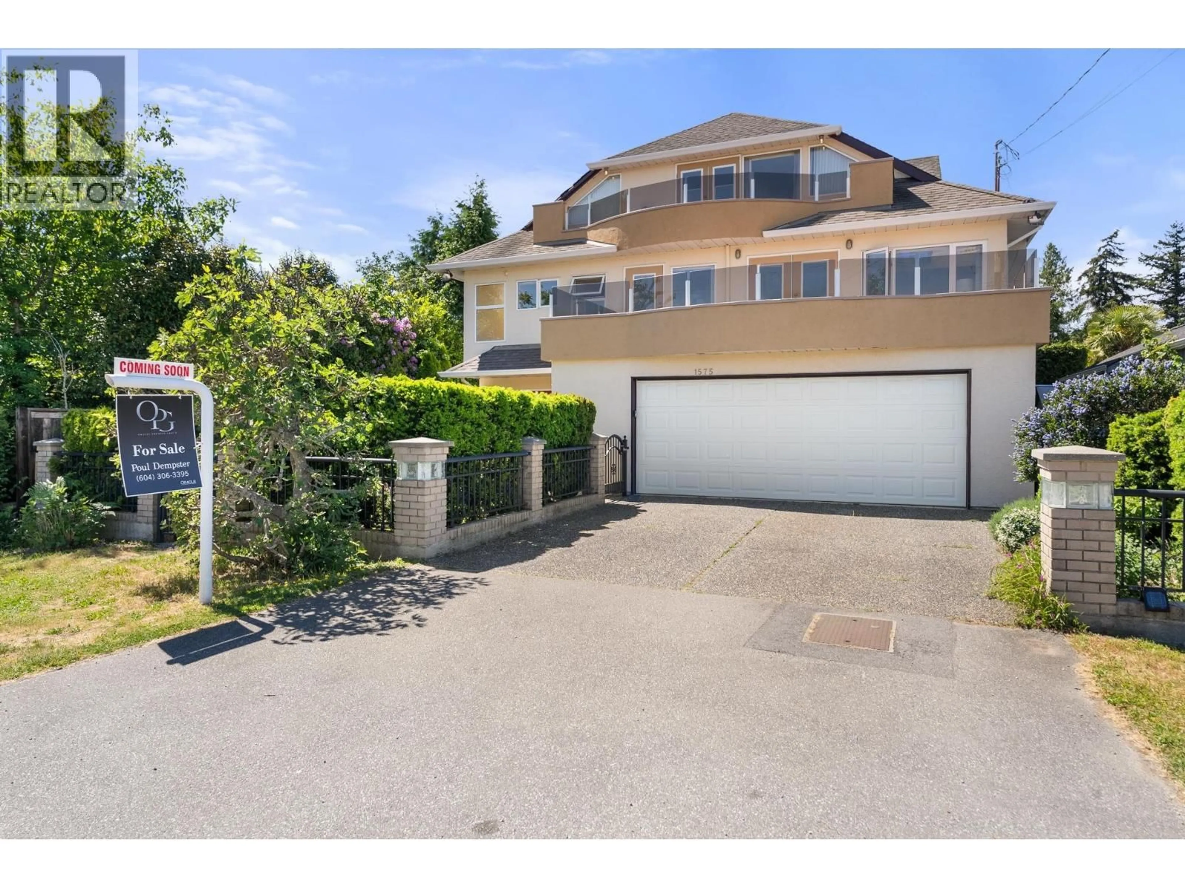 A pic from outside/outdoor area/front of a property/back of a property/a pic from drone, street for 1575 BEACH GROVE ROAD, Delta British Columbia V4L1P2
