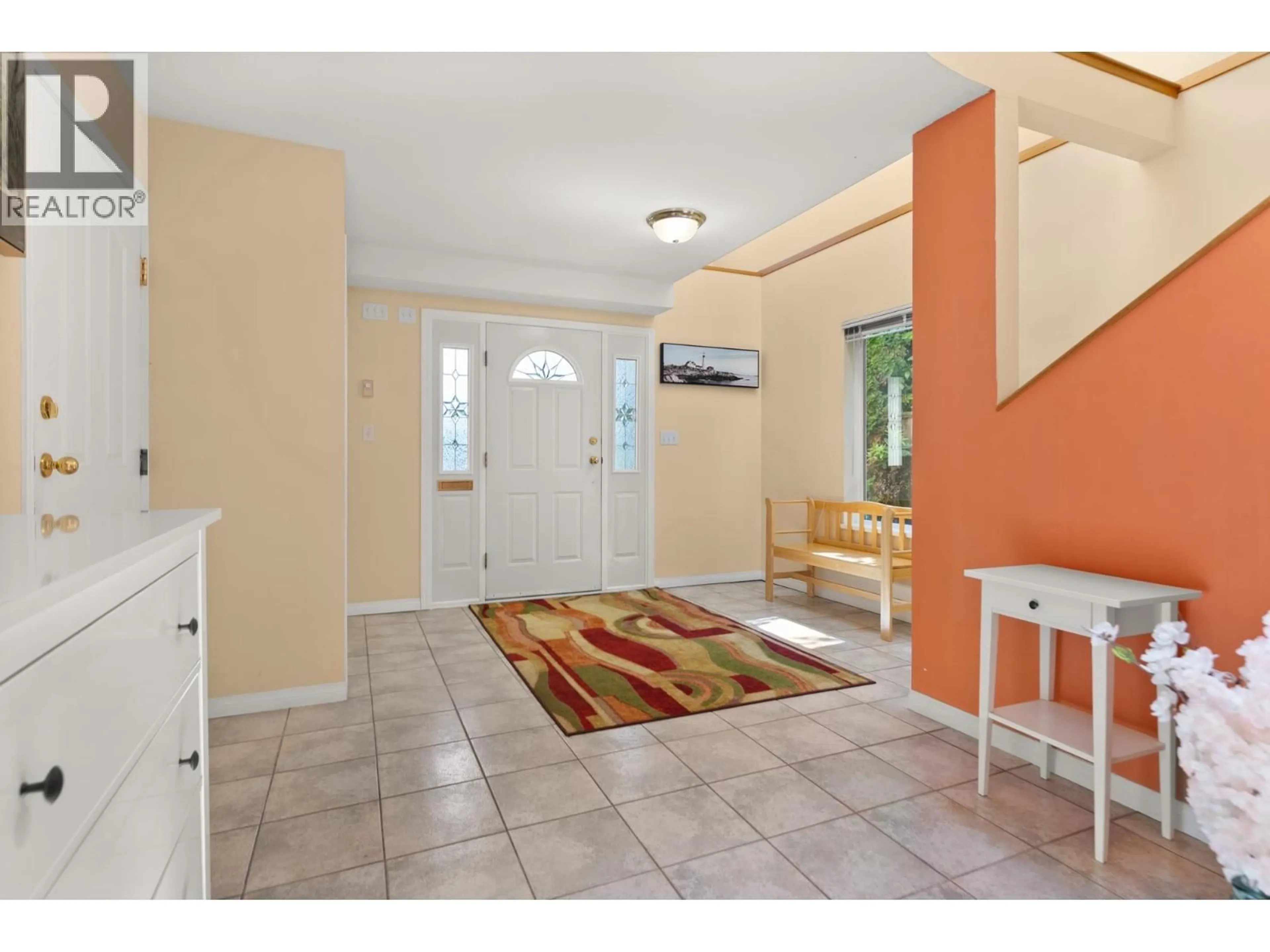 Indoor entryway for 1575 BEACH GROVE ROAD, Delta British Columbia V4L1P2