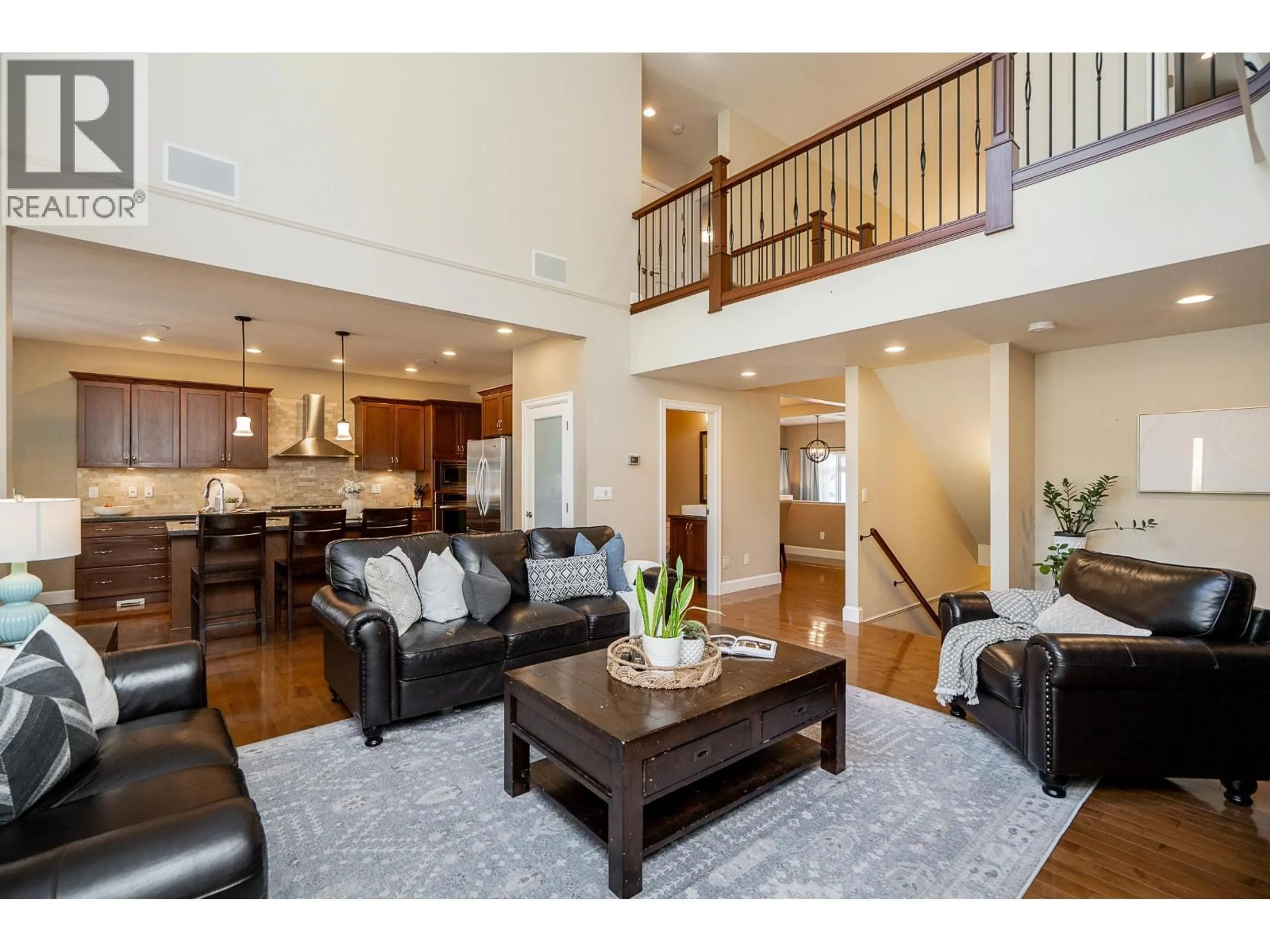 Living room with furniture, unknown for 3361 SCOTCH PINE AVENUE, Coquitlam British Columbia V3E0C4