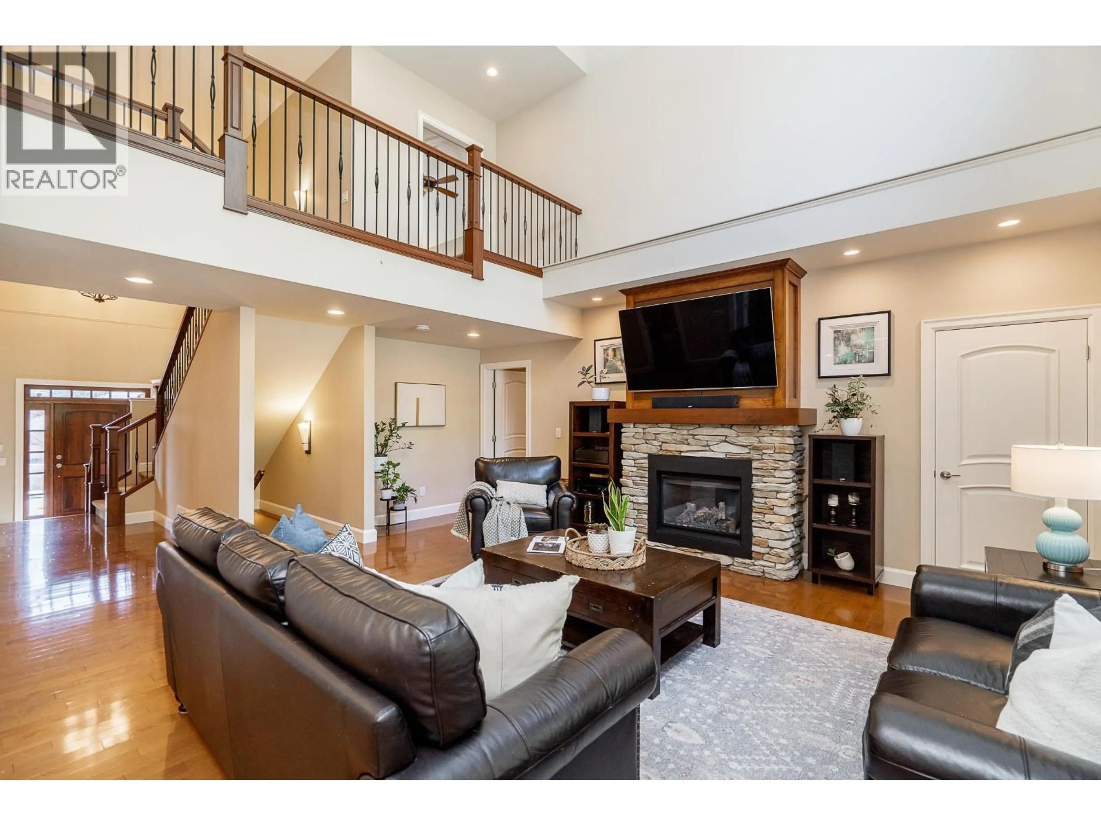 Living room with furniture, wood/laminate floor for 3361 SCOTCH PINE AVENUE, Coquitlam British Columbia V3E0C4