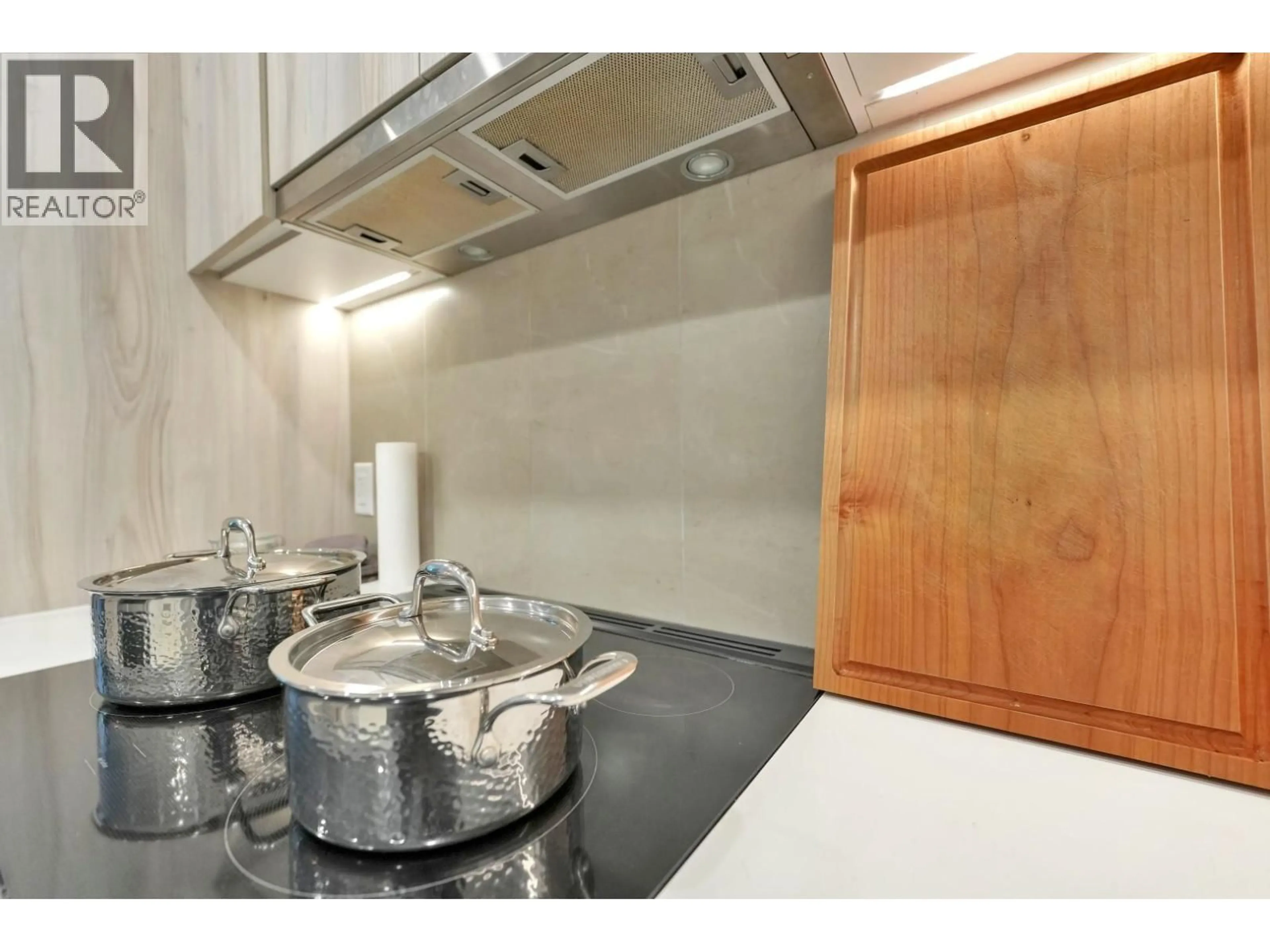 Standard kitchen, unknown for 211 - 3596 MALSUM DRIVE, North Vancouver British Columbia V7G0B5