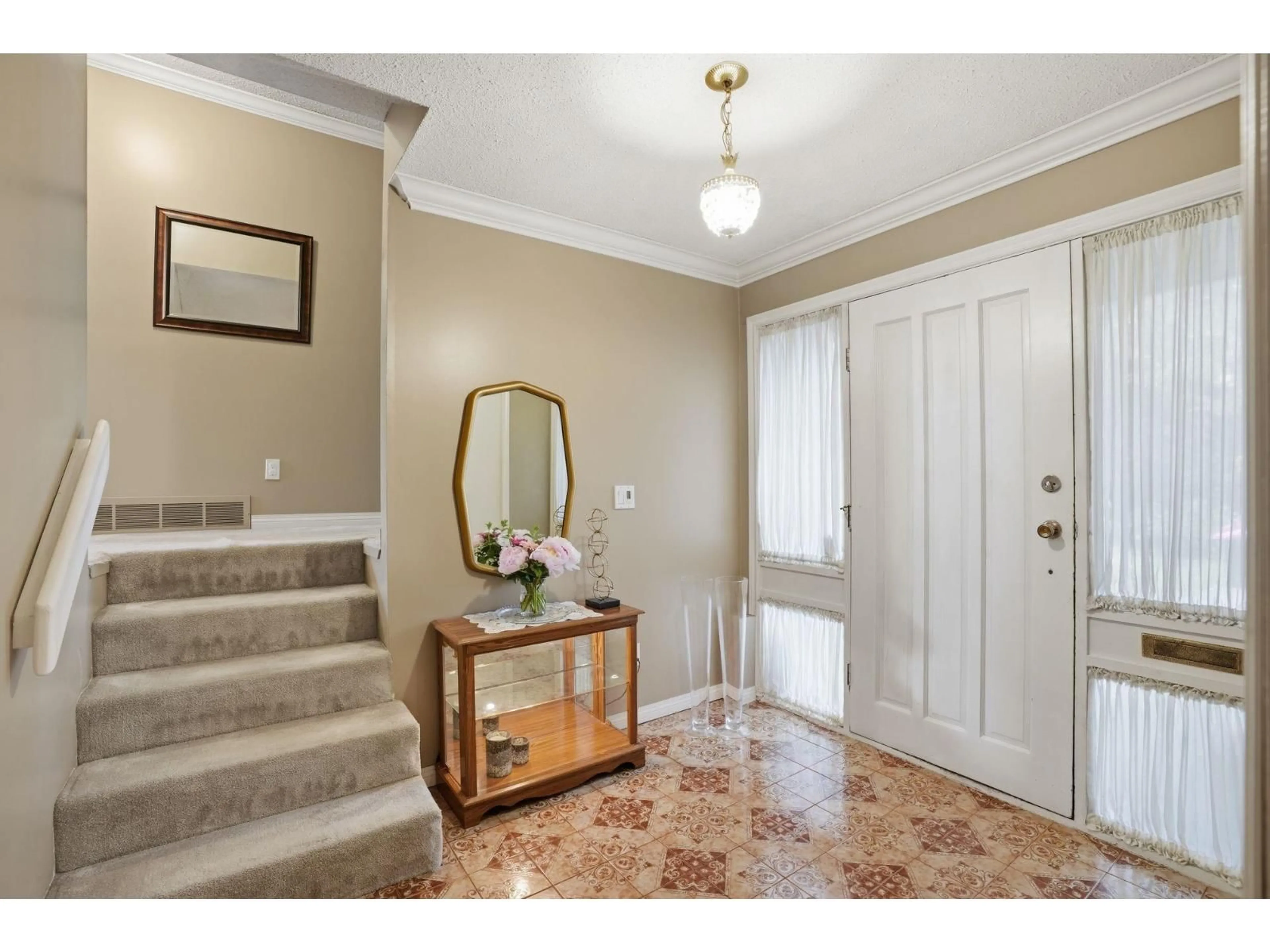 Indoor entryway for 6713 NICHOLSON ROAD, Delta British Columbia V4E2T2