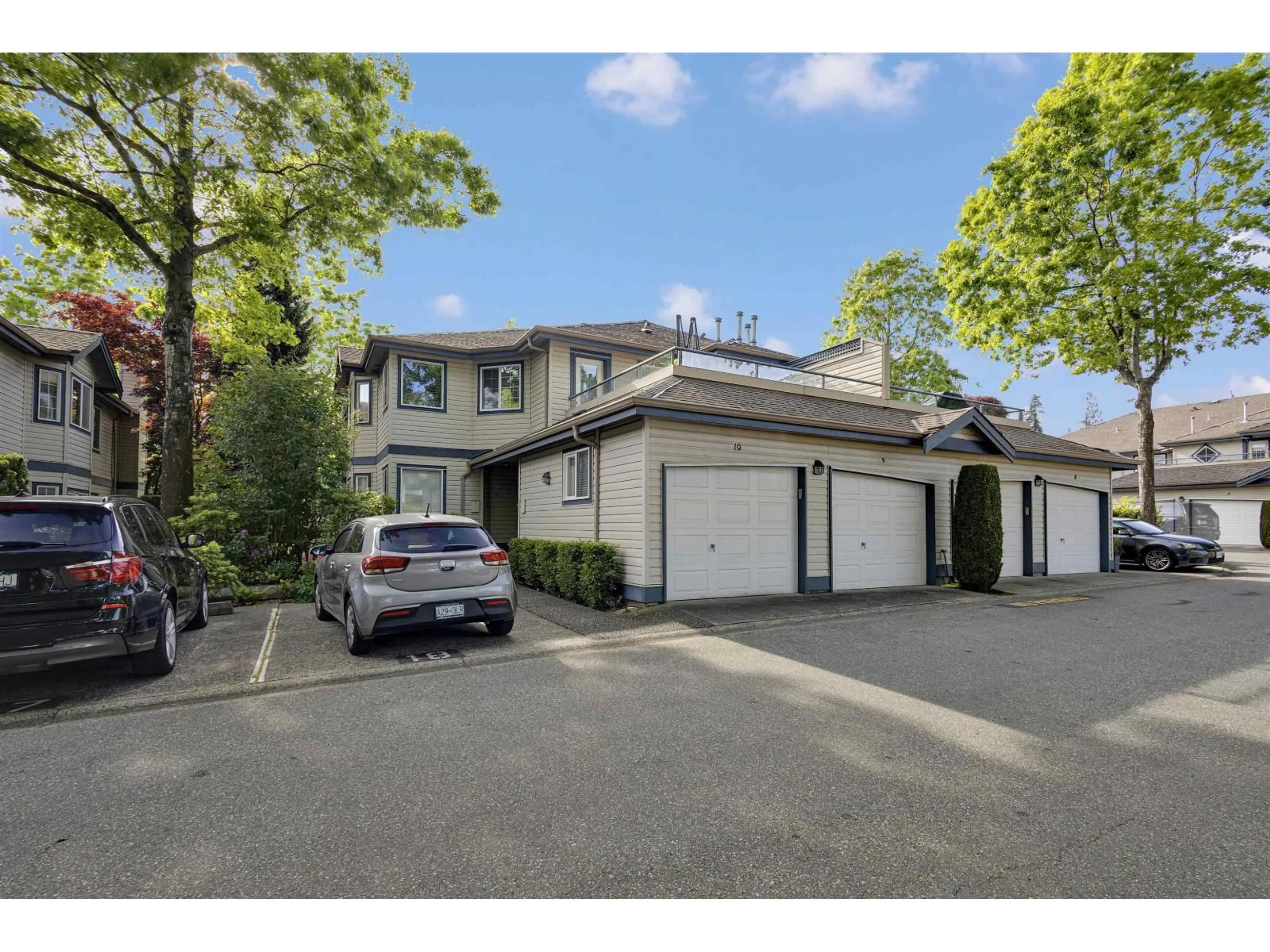 Unknown for 10 - 8388 158 STREET, Surrey British Columbia V4N2Y7