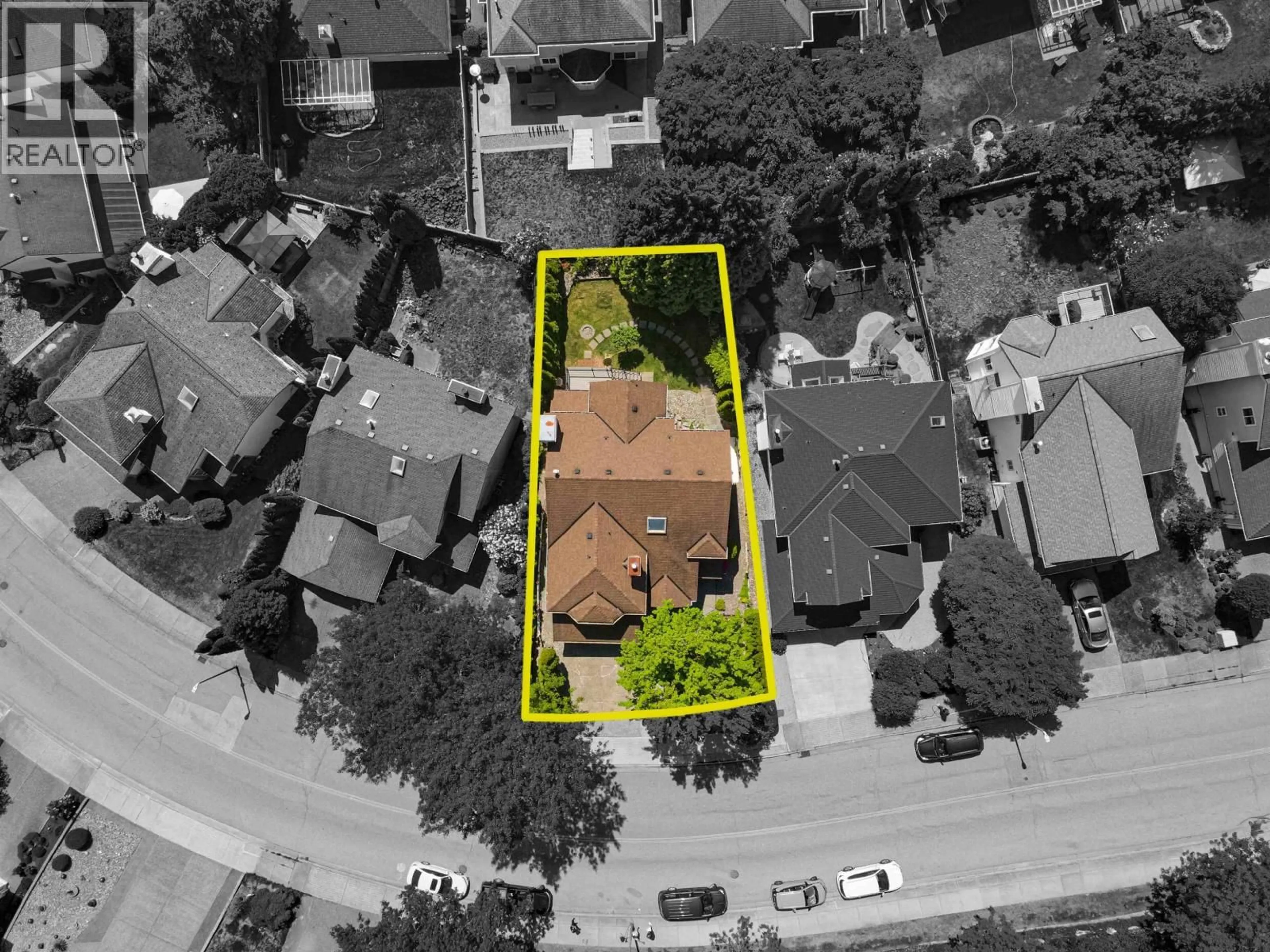 A pic from outside/outdoor area/front of a property/back of a property/a pic from drone, street for 1476 LANSDOWNE DRIVE DRIVE, Coquitlam British Columbia V3E2S8