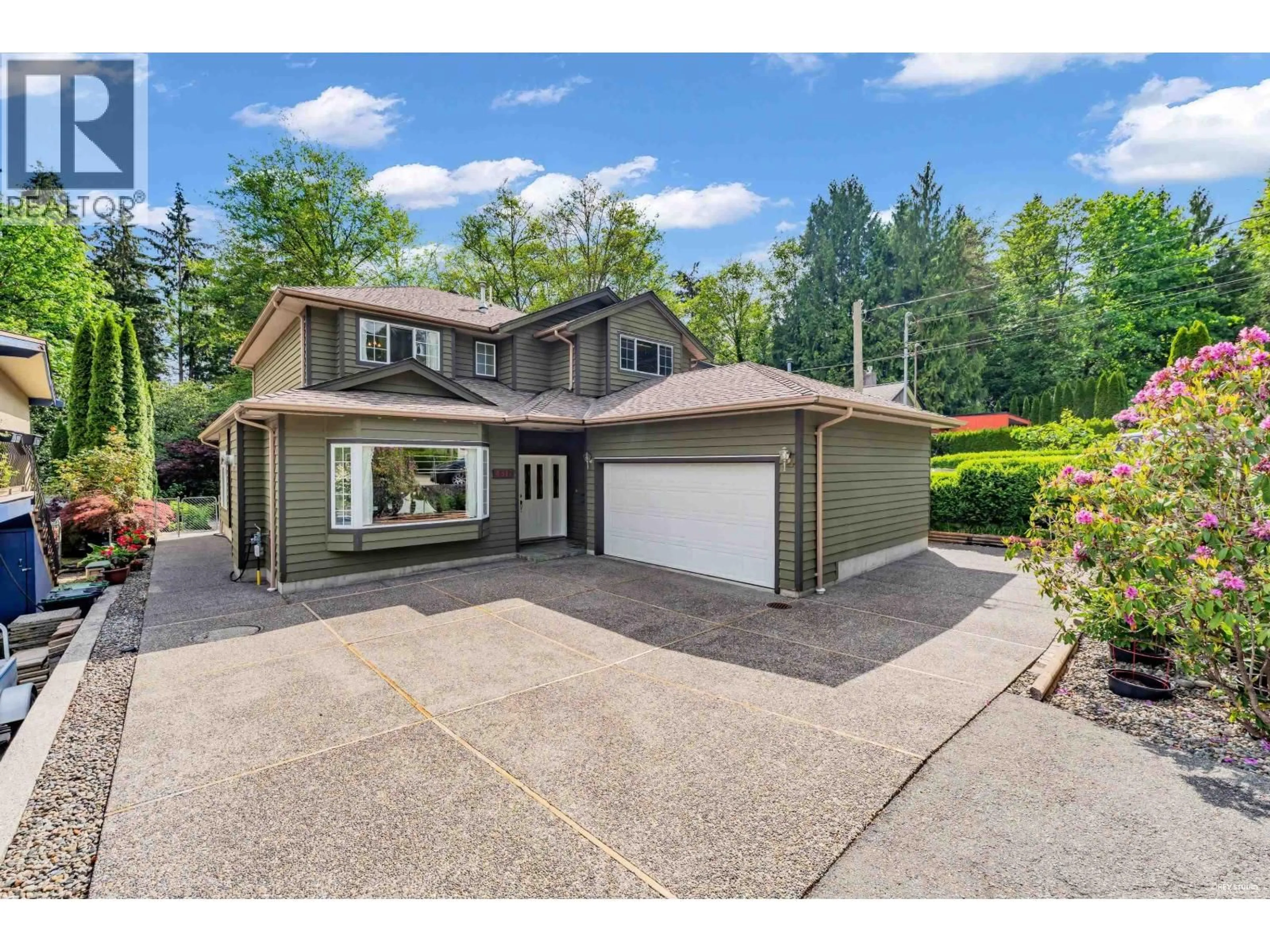 A pic from outside/outdoor area/front of a property/back of a property/a pic from drone, street for 4317 CLIFFMONT ROAD, North Vancouver British Columbia V7G1J6