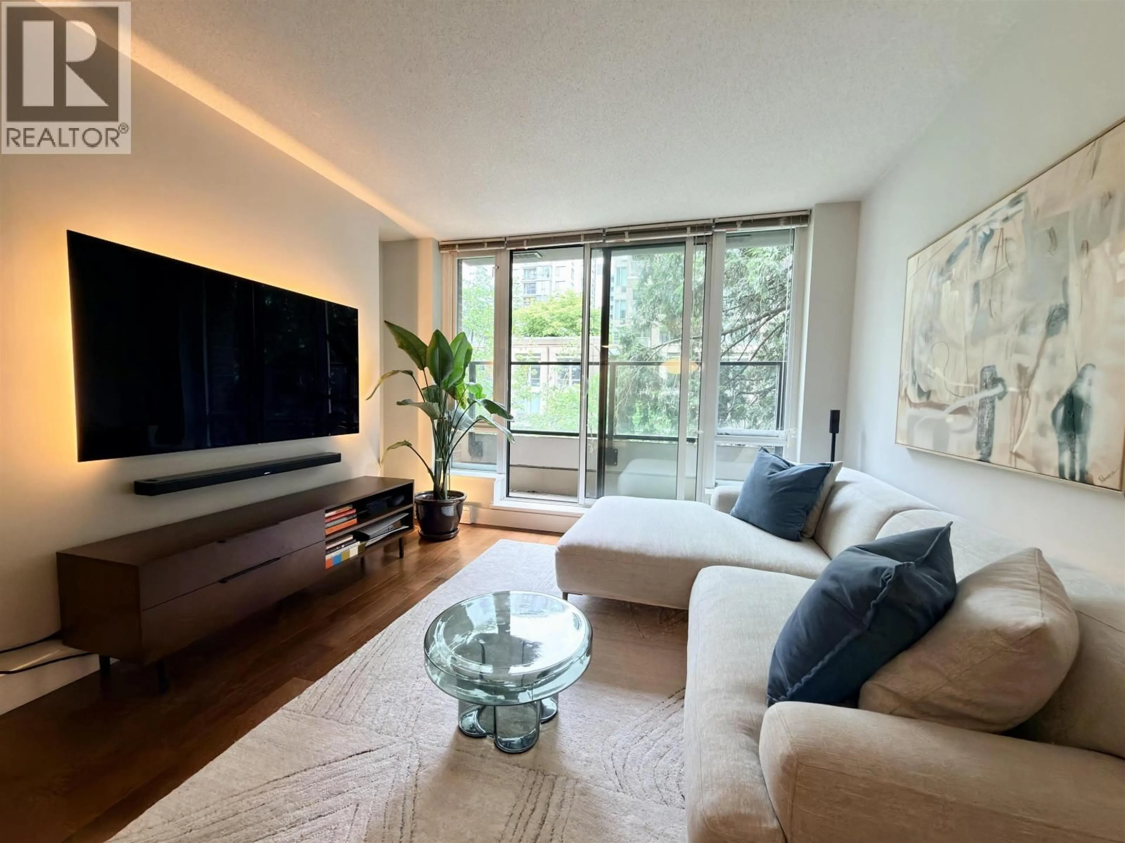 Living room with furniture, unknown for 407 - 1088 RICHARDS STREET, Vancouver British Columbia V6B0J8