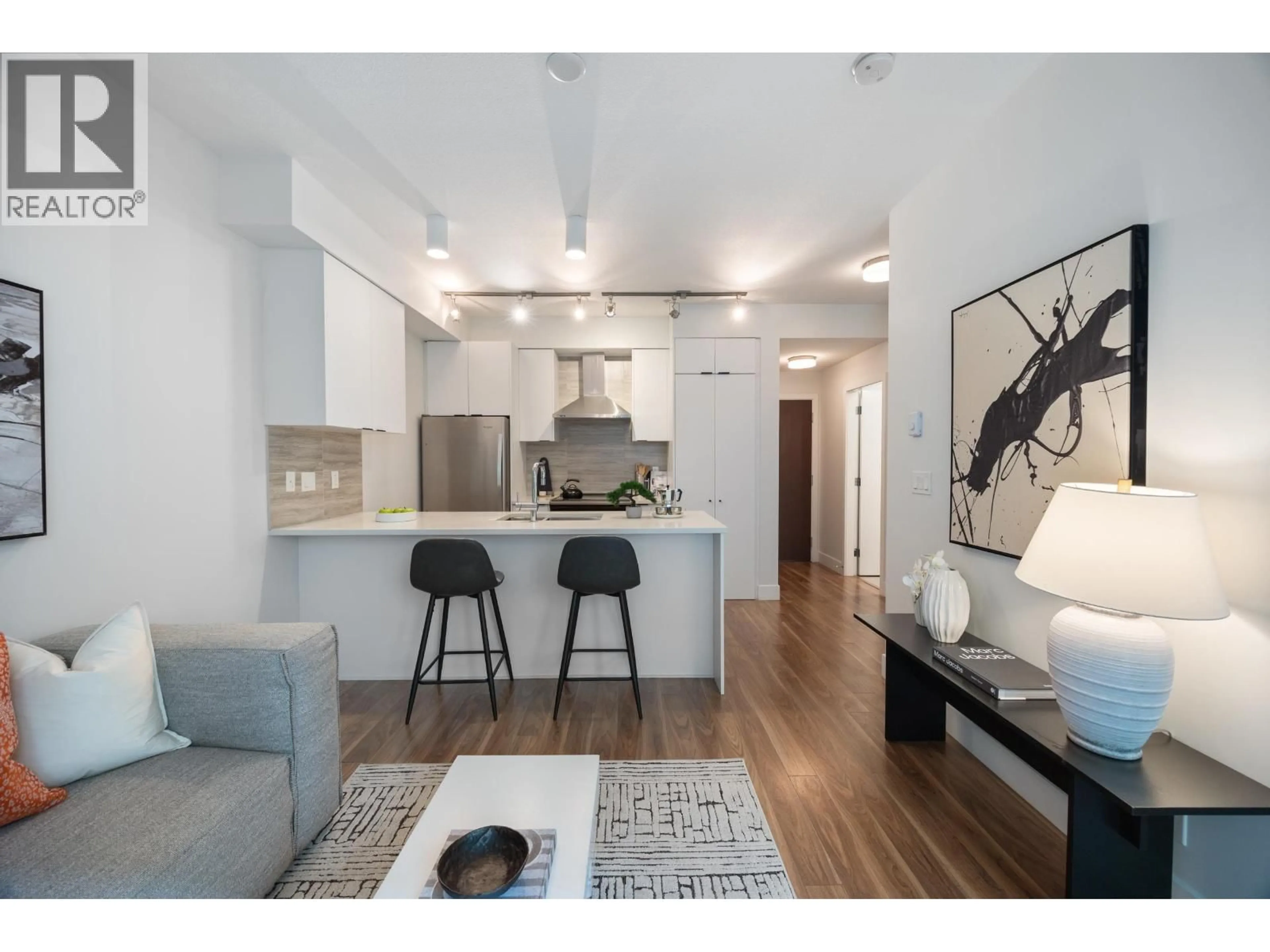 Open concept kitchen, wood/laminate floor for 112 - 5355 LANE STREET, Burnaby British Columbia V5H0H1