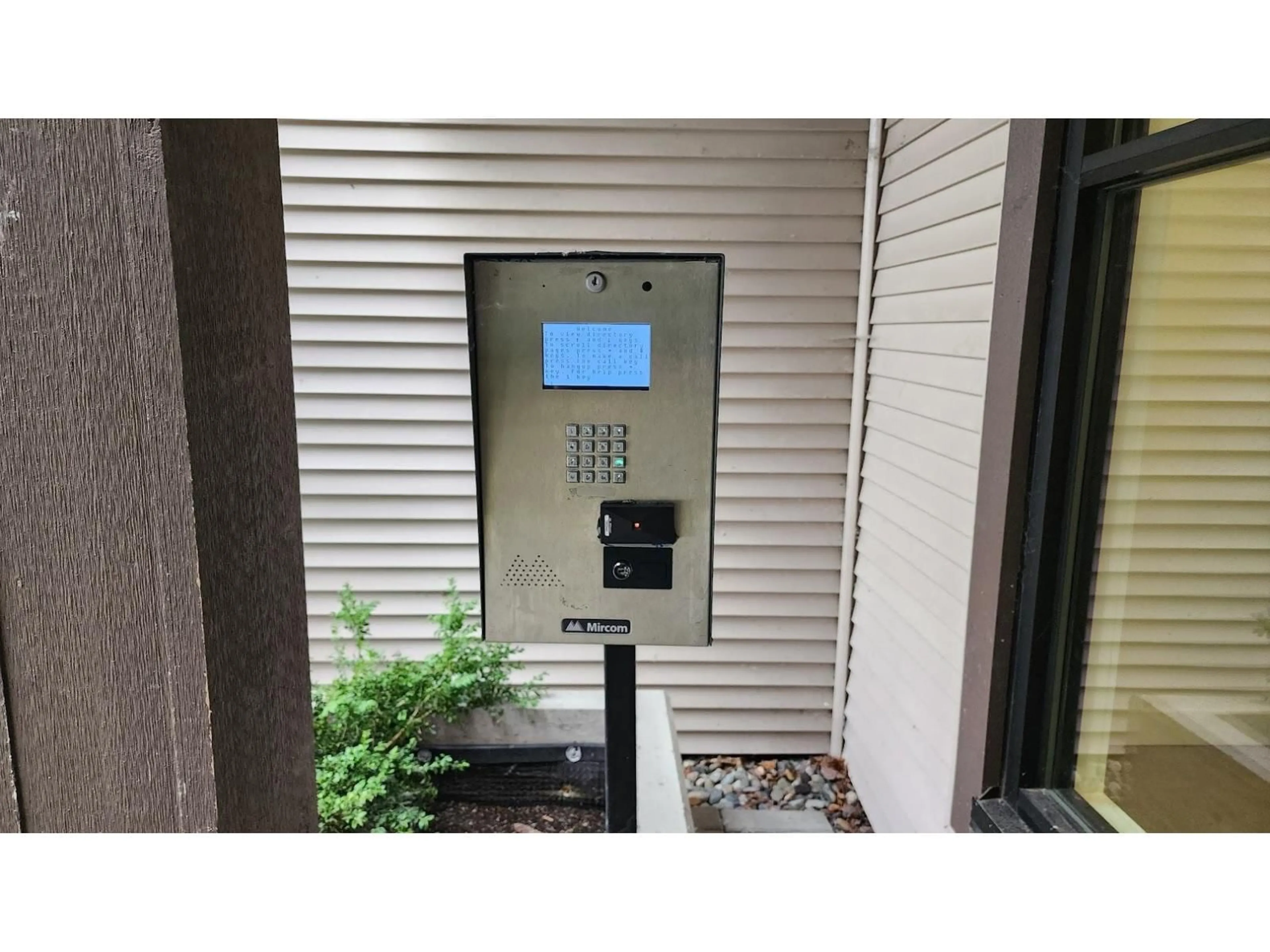 Indoor entryway for 365 - 27358 32 AVENUE, Langley British Columbia V4W3M5