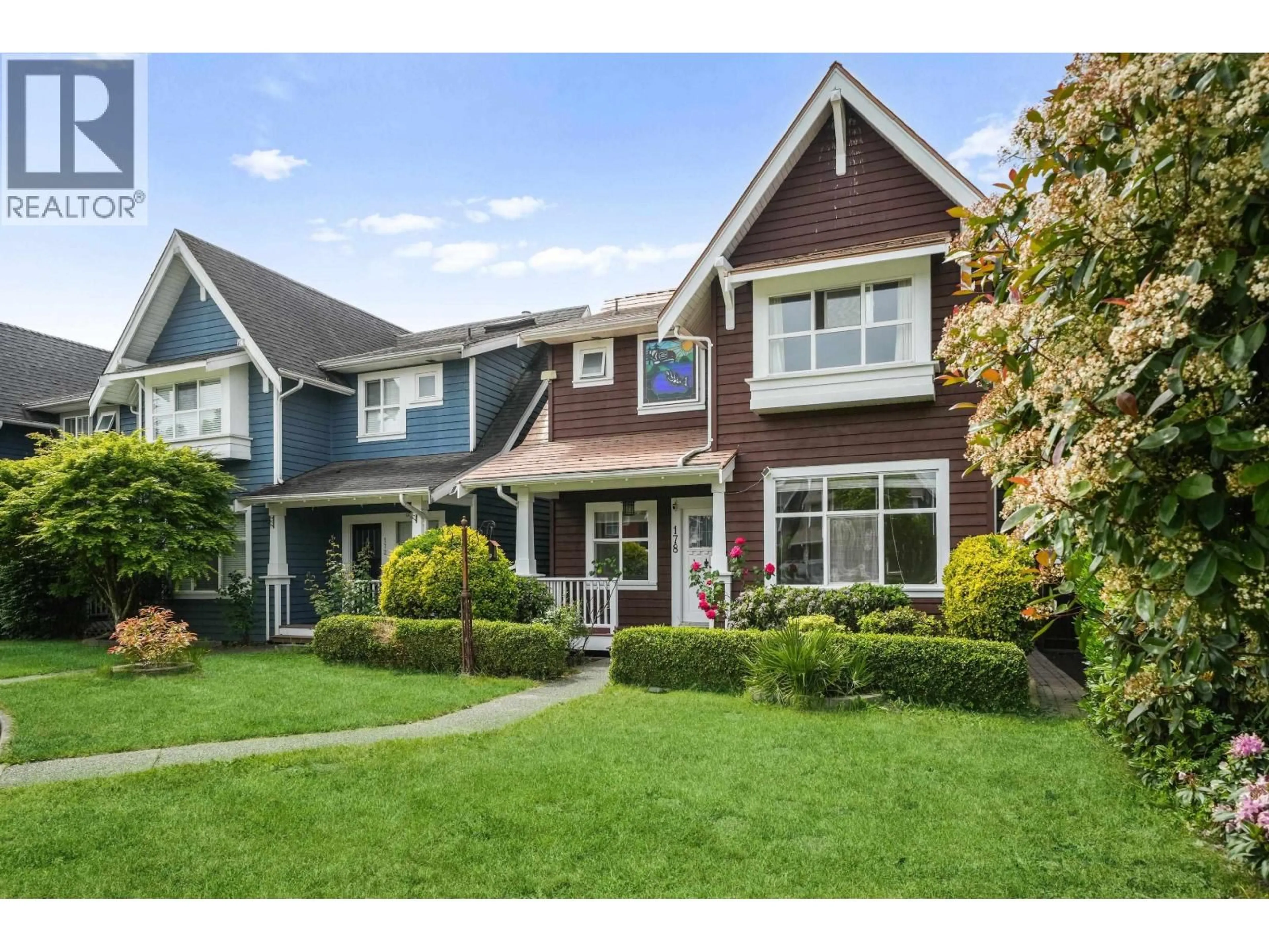 Home with vinyl exterior material, street for 178 PIER PLACE, New Westminster British Columbia V3M7A2