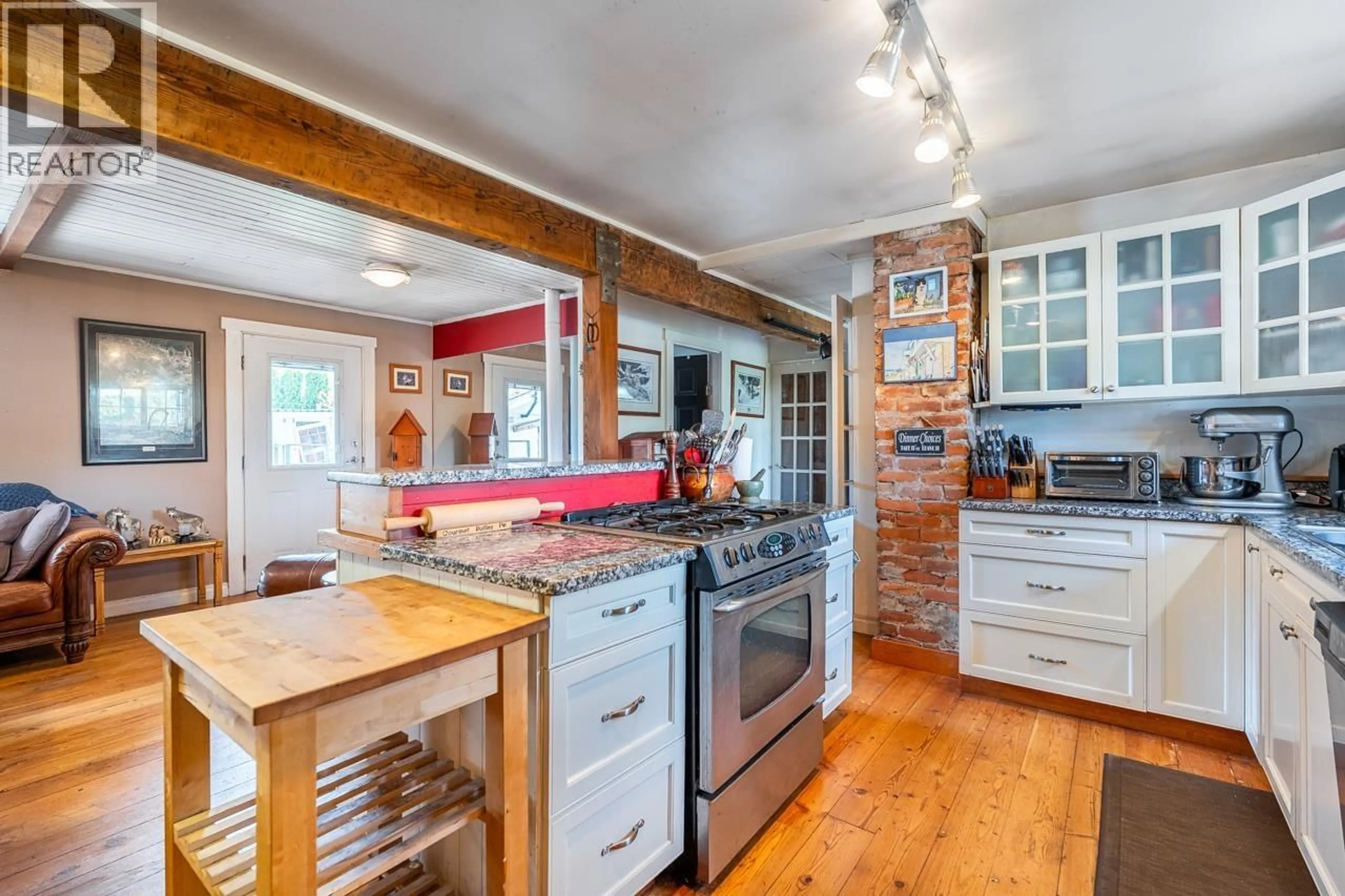Open concept kitchen, unknown for 1052 COMO LAKE AVENUE, Coquitlam British Columbia V3J3N8