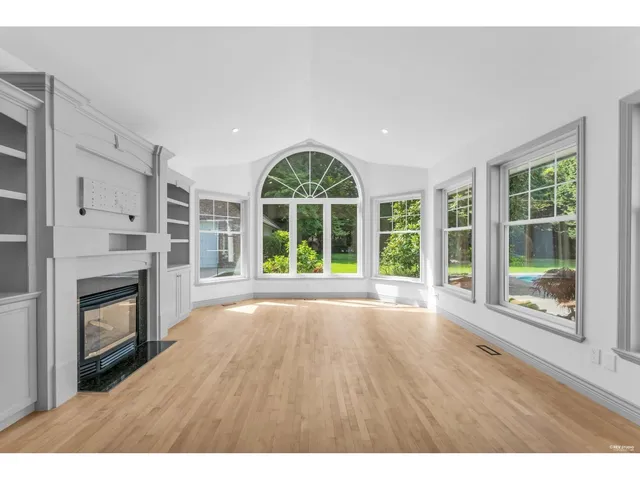 13688 32 AVENUE, Surrey 4