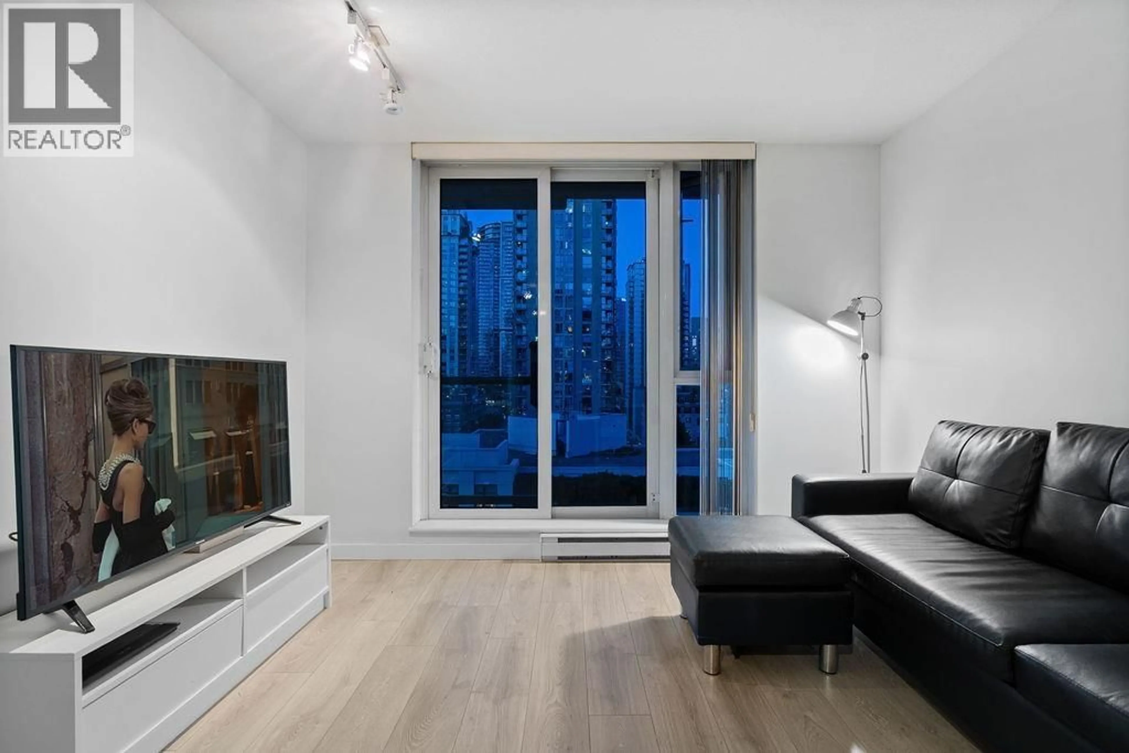 Living room with furniture, wood/laminate floor for 1103 - 1010 RICHARDS STREET, Vancouver British Columbia V6B1G2