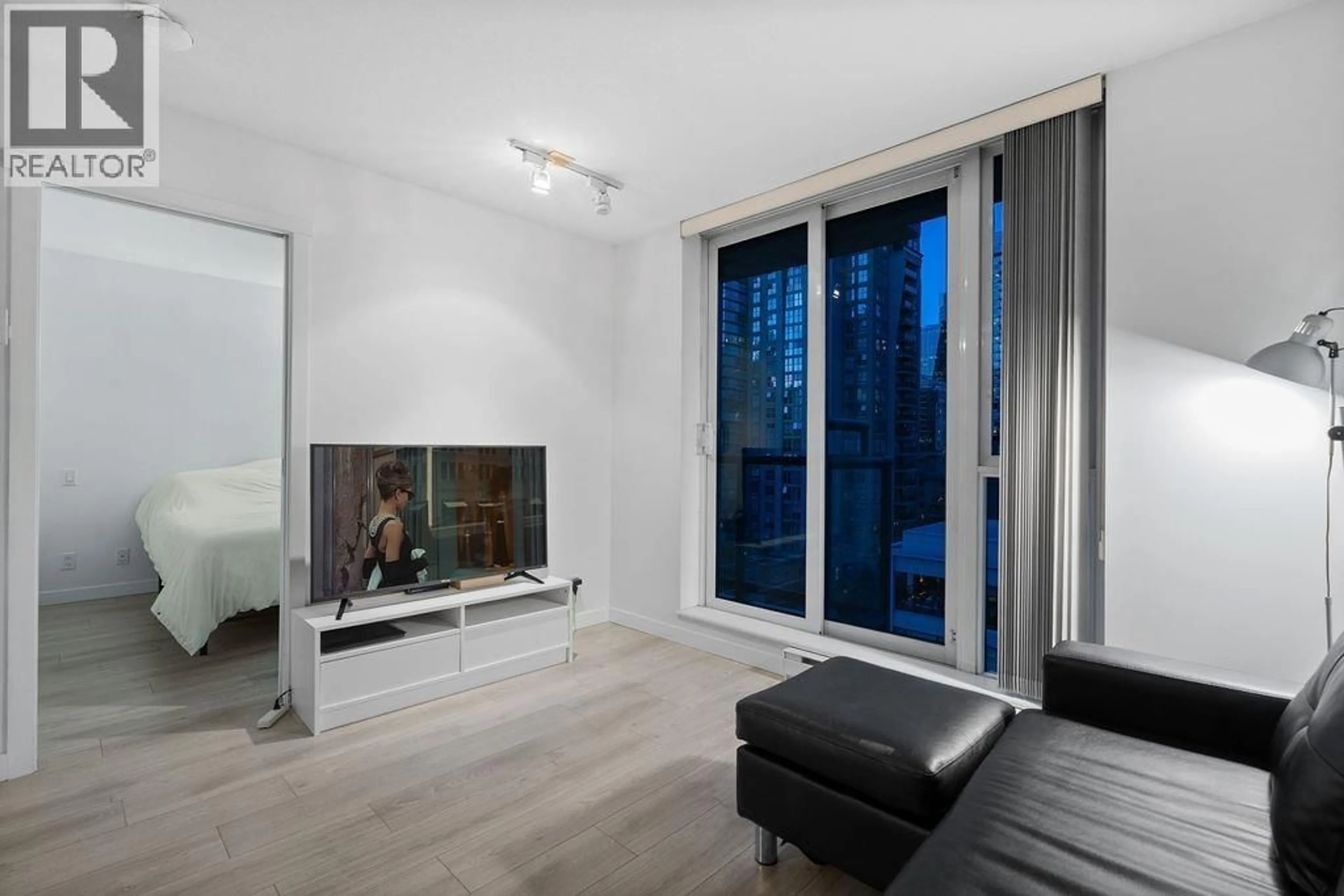 Living room with furniture, unknown for 1103 - 1010 RICHARDS STREET, Vancouver British Columbia V6B1G2