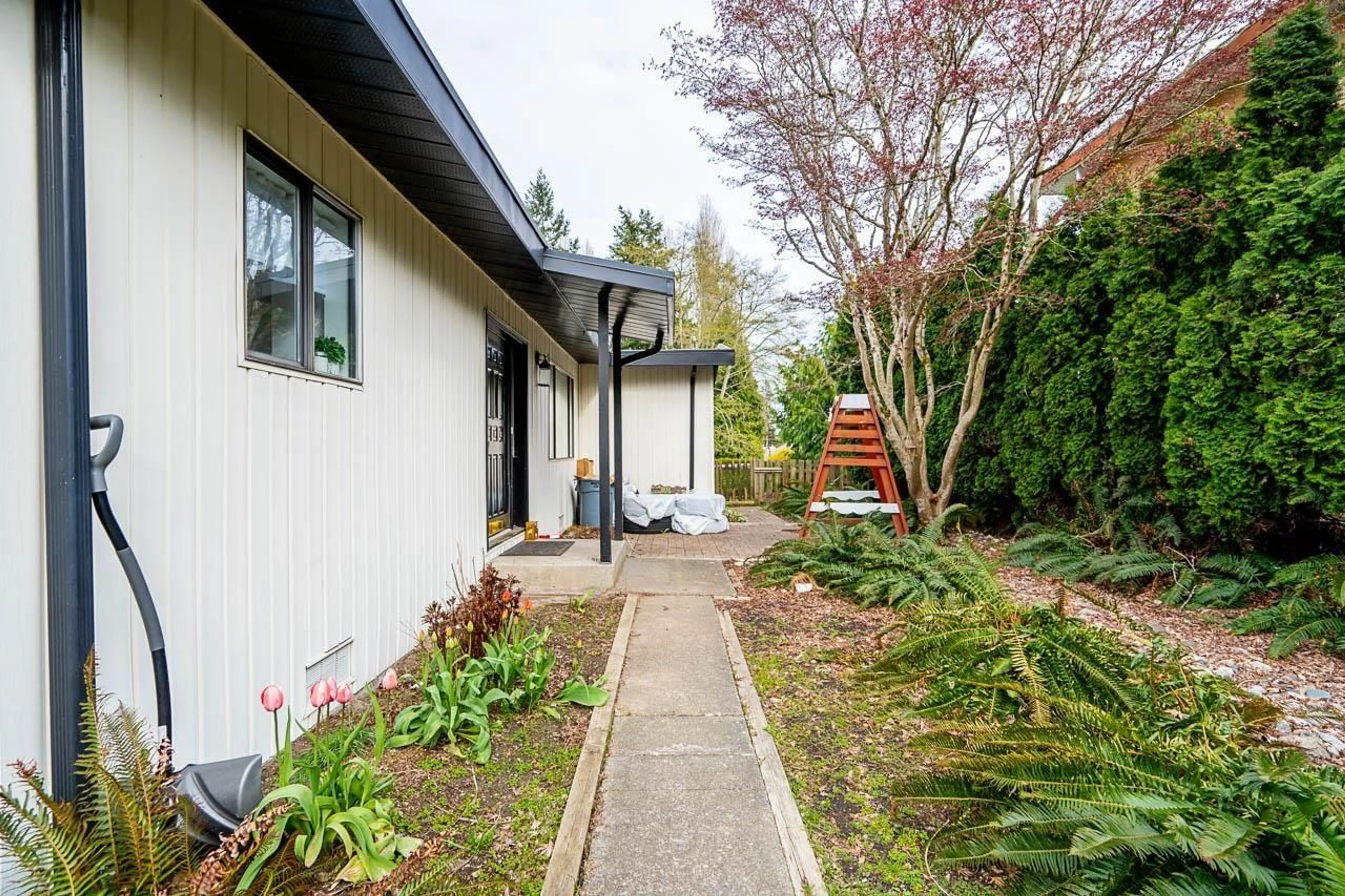 Patio, street for 1766 139 STREET, Surrey British Columbia V4A4G7