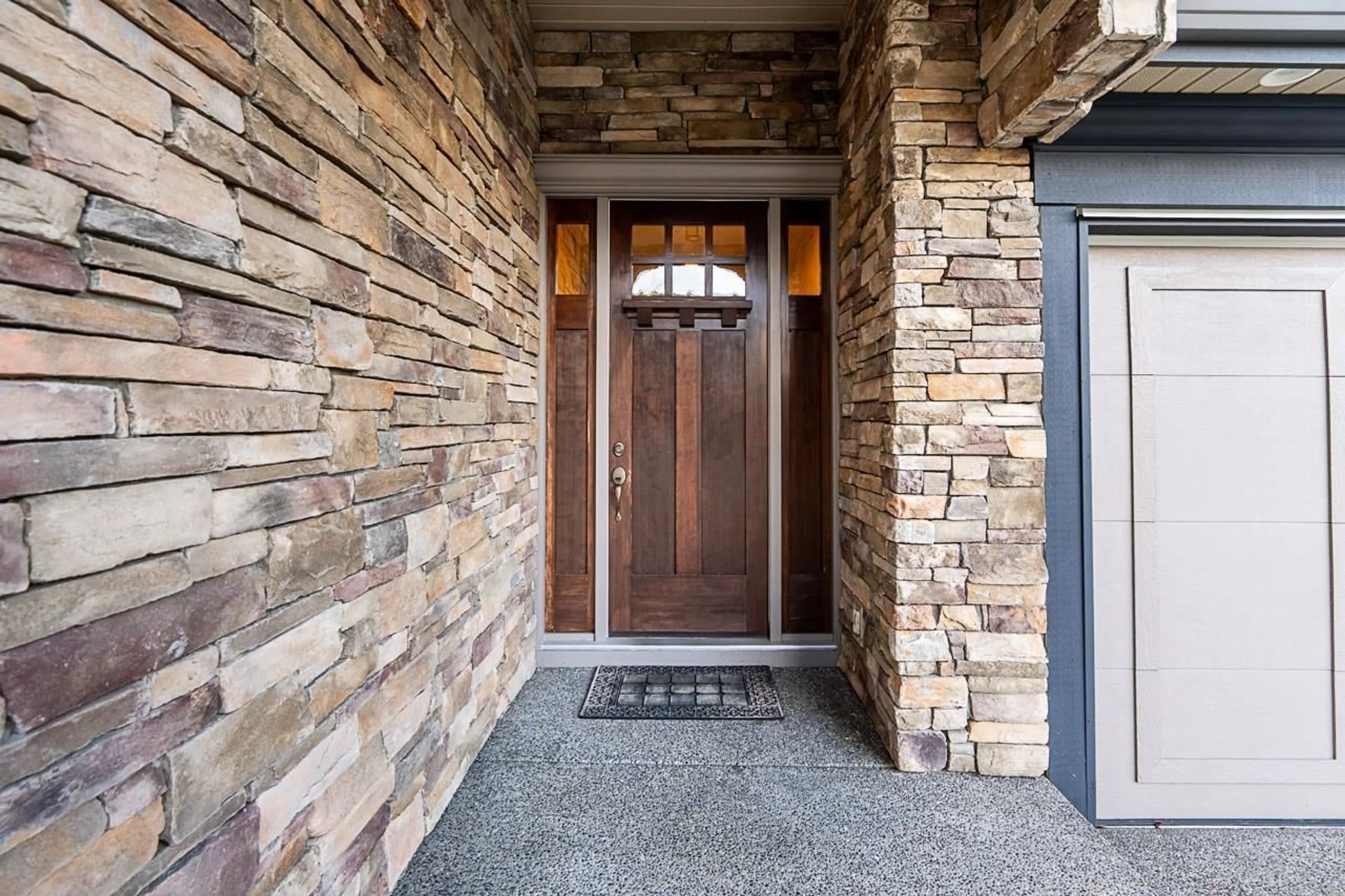 Indoor entryway for 2513 164 STREET, Surrey British Columbia V3S0E2