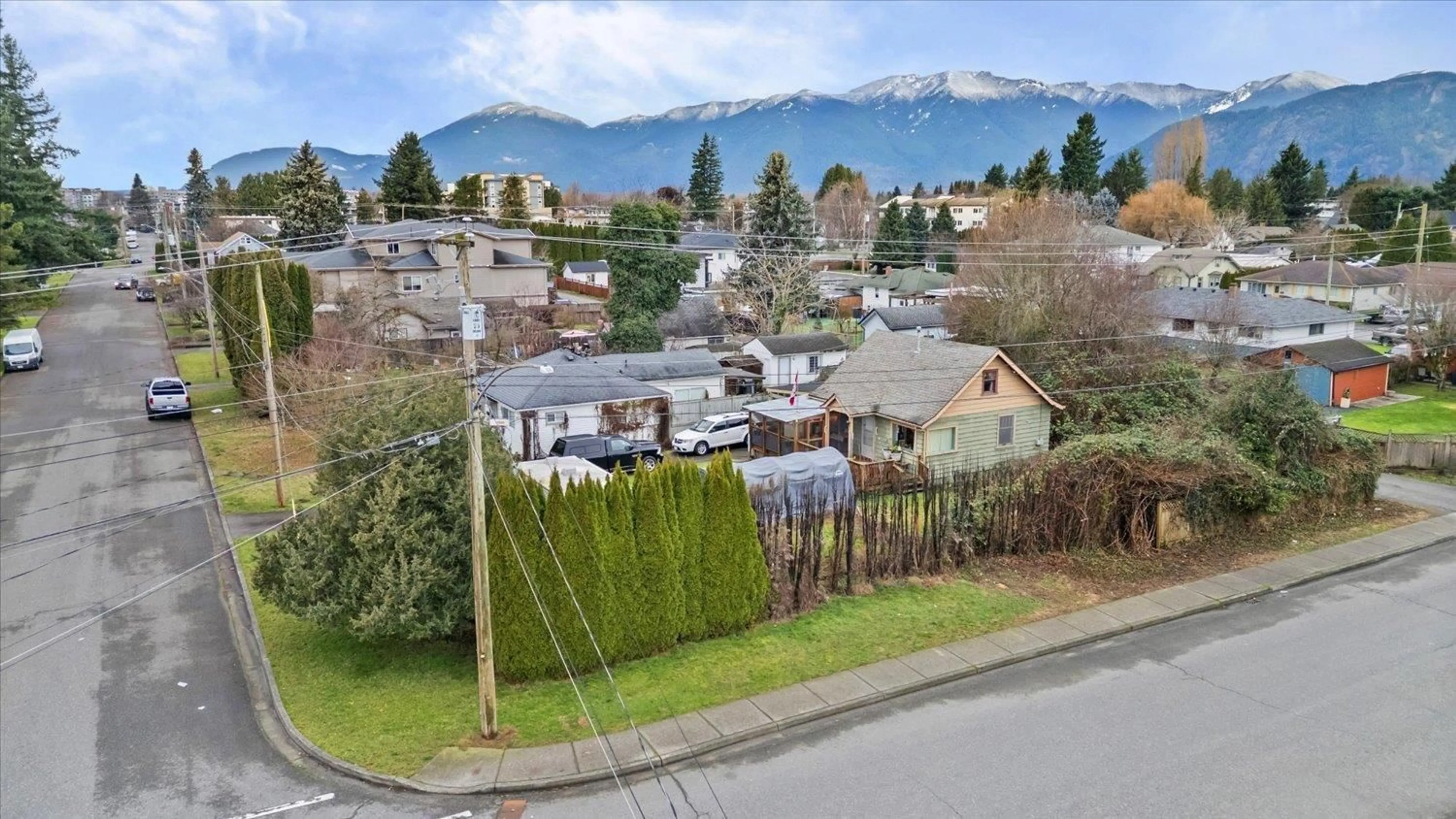 A pic from outside/outdoor area/front of a property/back of a property/a pic from drone, mountain view for 46297 GORE AVENUE, Chilliwack British Columbia V2P2A2