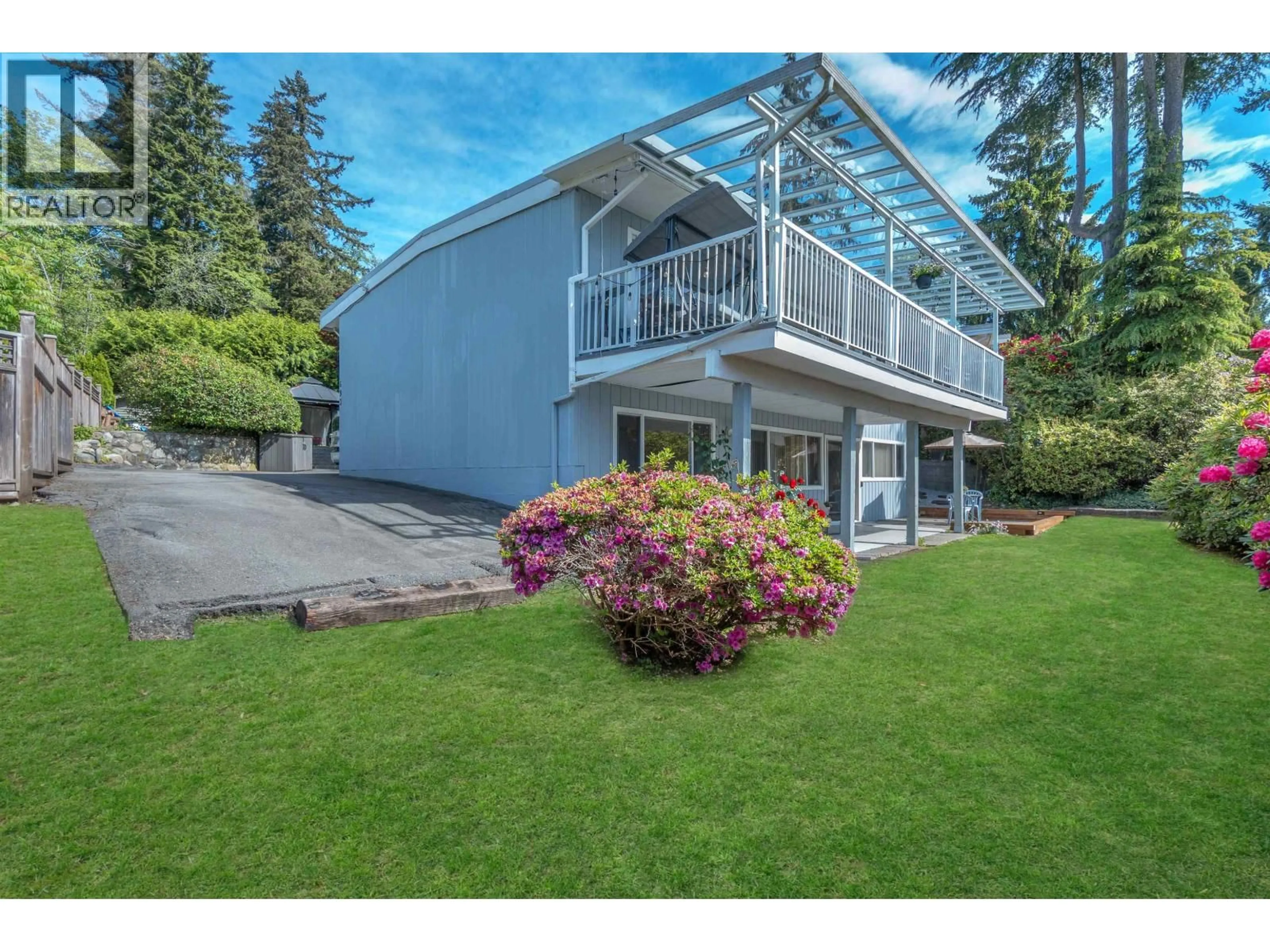 A pic from outside/outdoor area/front of a property/back of a property/a pic from drone, unknown for 693 PLYMOUTH DRIVE, North Vancouver British Columbia V7H2H5