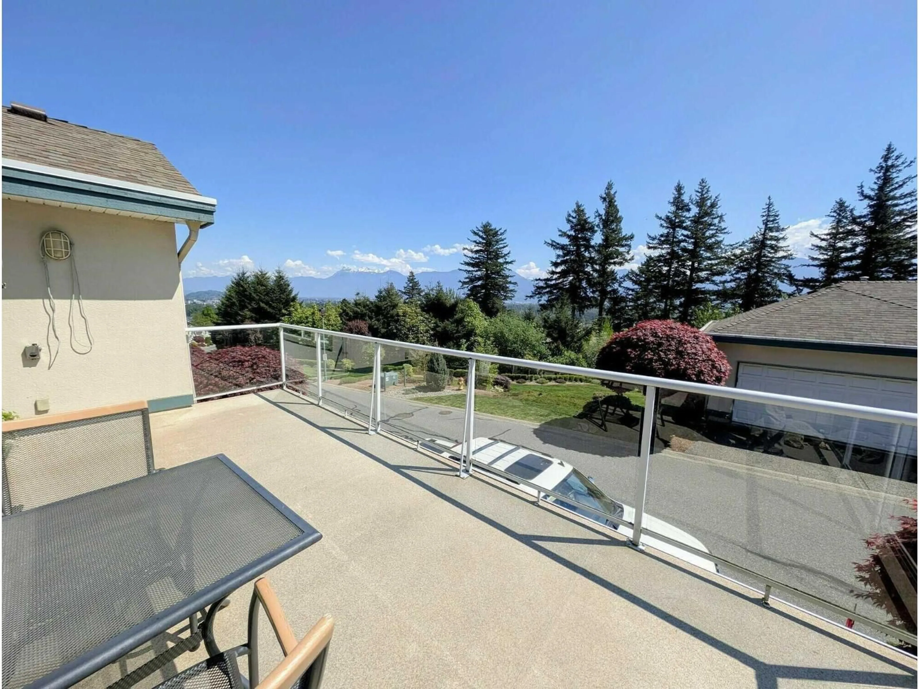 Patio, mountain view for 8 - 8590 SUNRISE DRIVE, Chilliwack British Columbia V2R3Z4