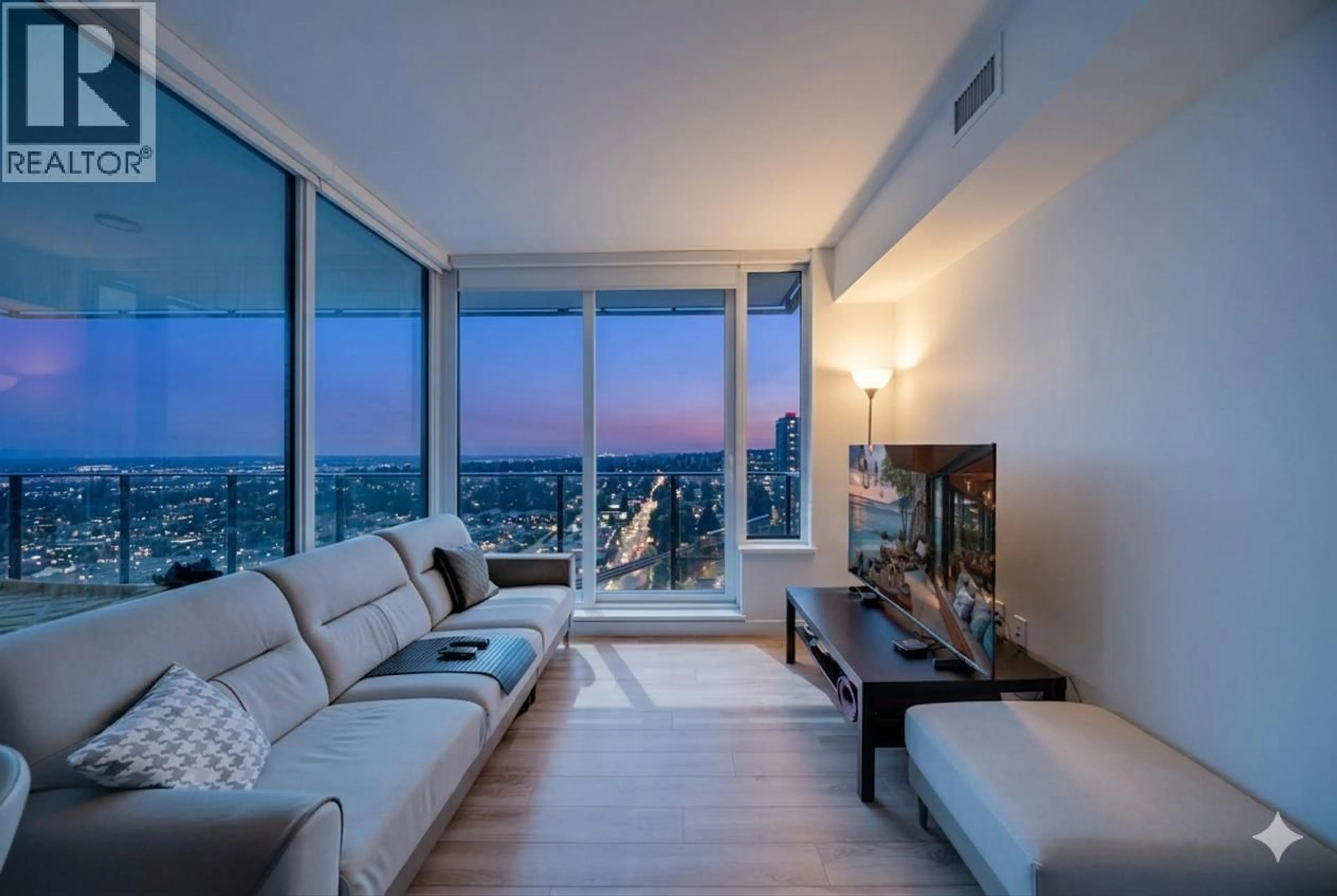Living room with furniture, unknown for 1809 - 6699 DUNBLANE AVENUE, Burnaby British Columbia V5H0J8