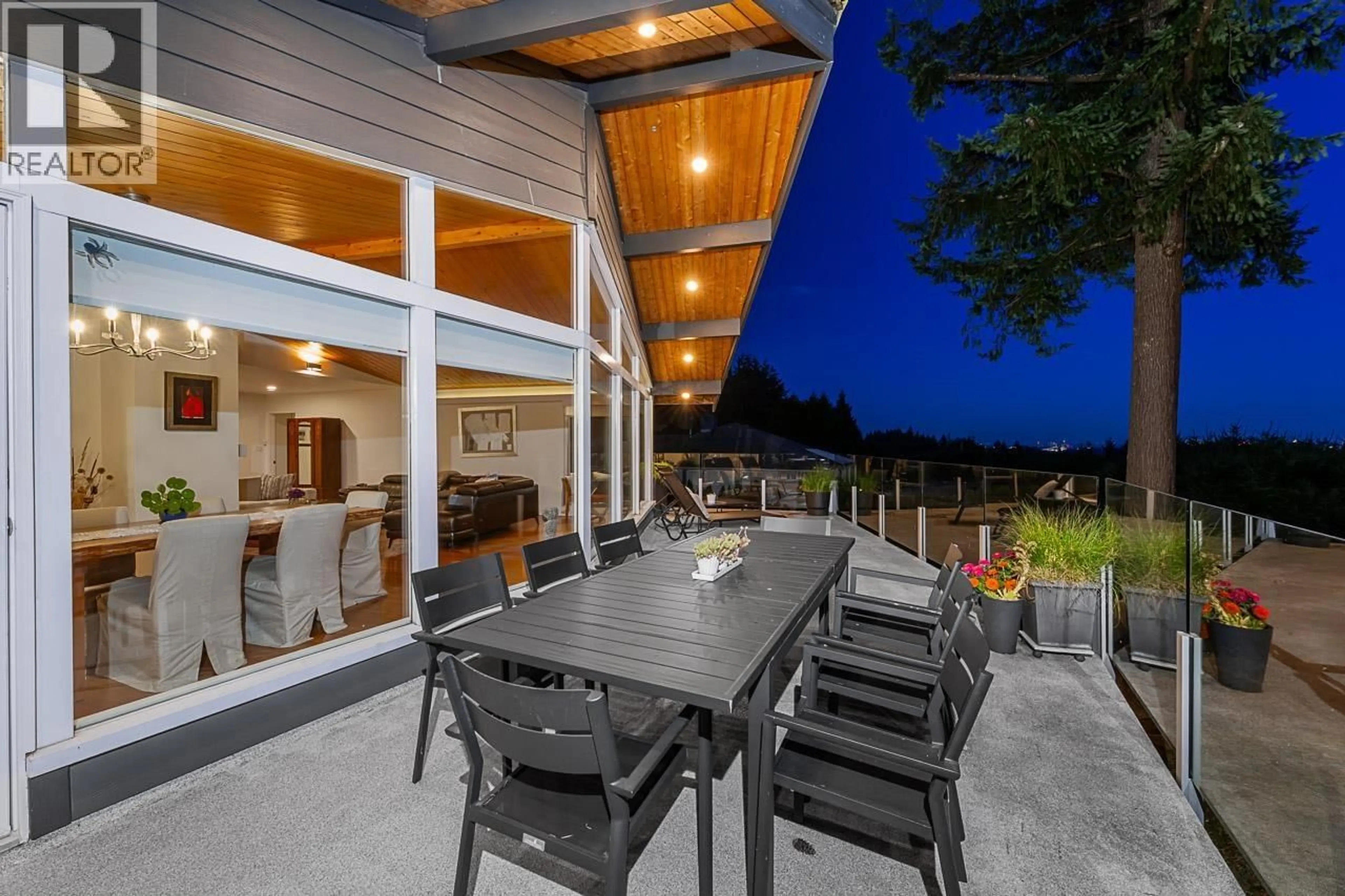 Patio, unknown for 4375 WOODCREST ROAD, West Vancouver British Columbia V7S2V9
