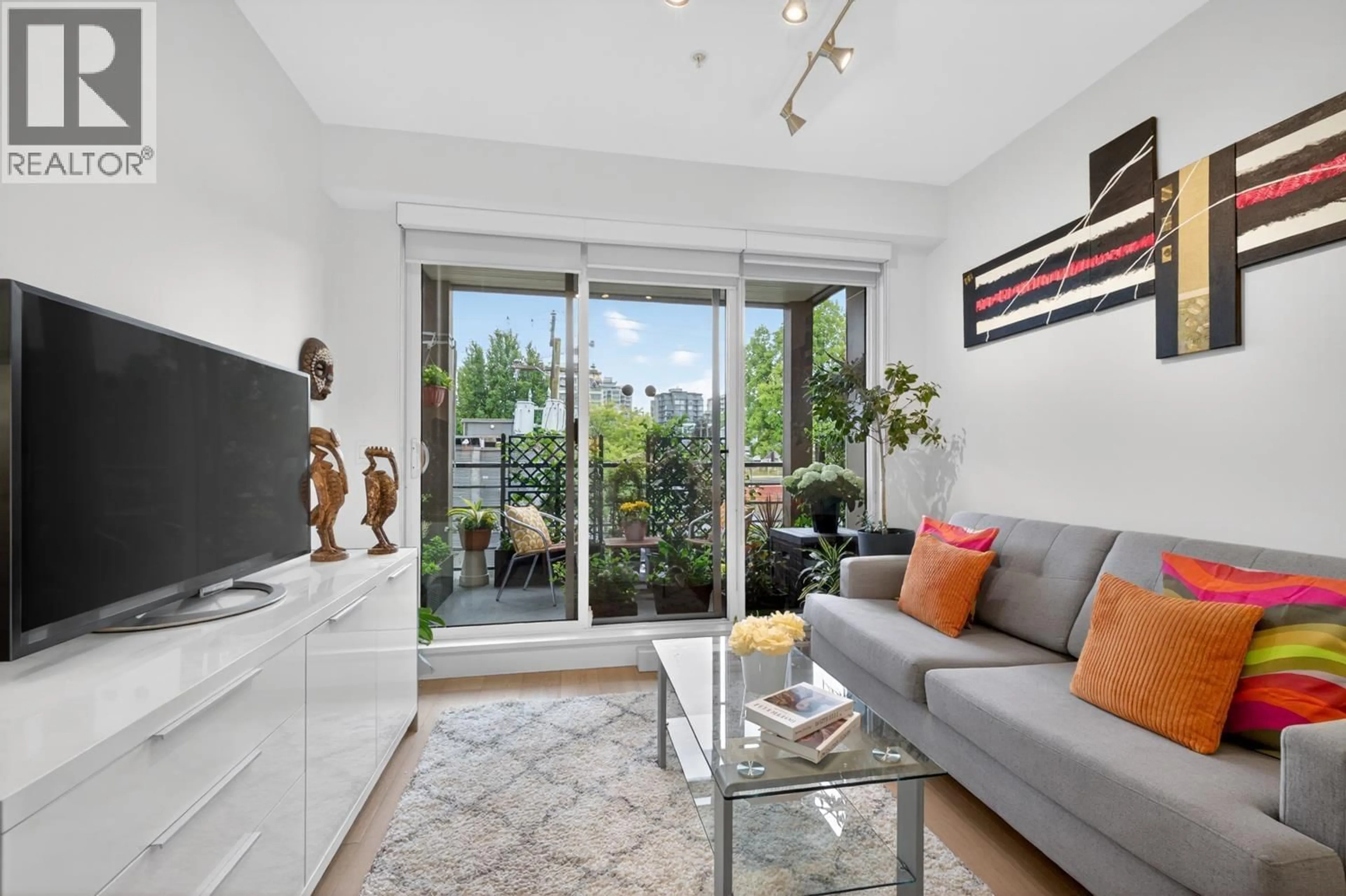 Living room with furniture, unknown for 306 - 1628 4TH AVENUE, Vancouver British Columbia V6J0G6