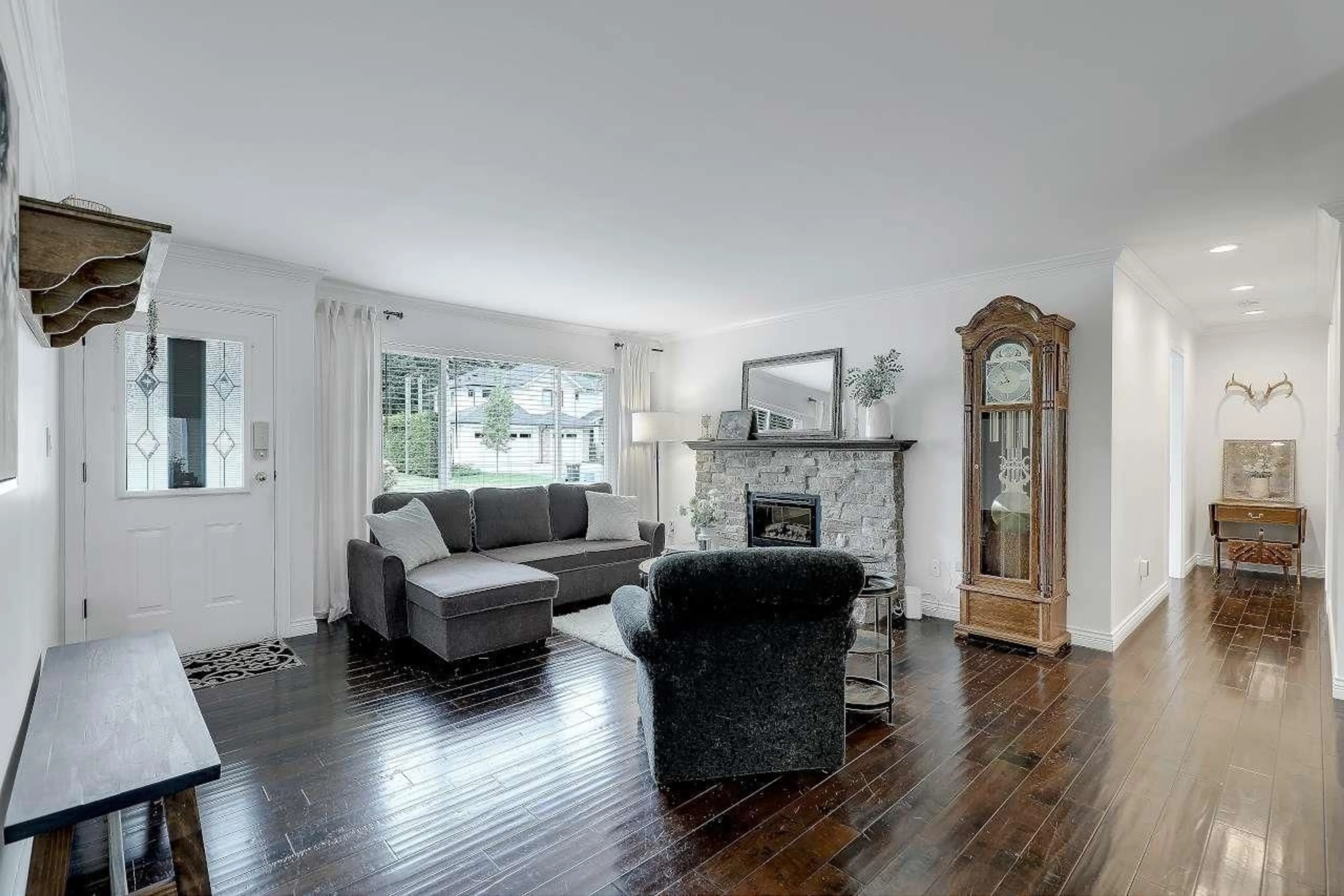 Living room with furniture, unknown for 4046 205A STREET, Langley British Columbia V3A2G3