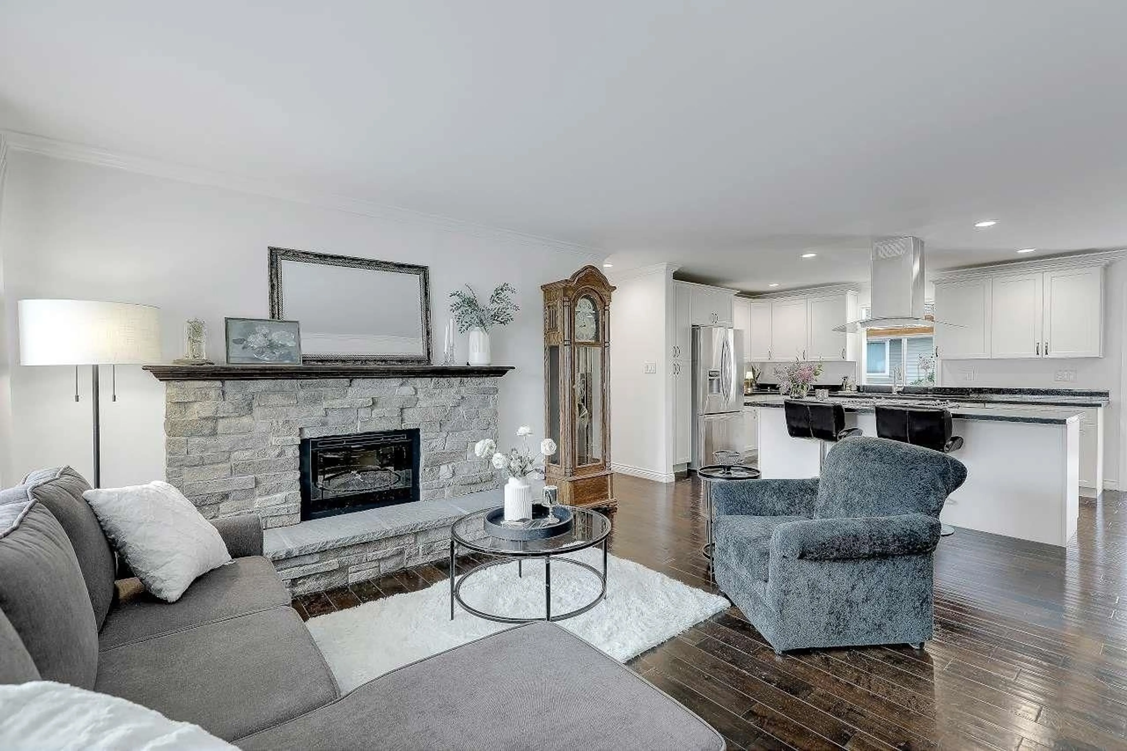 Living room with furniture, unknown for 4046 205A STREET, Langley British Columbia V3A2G3