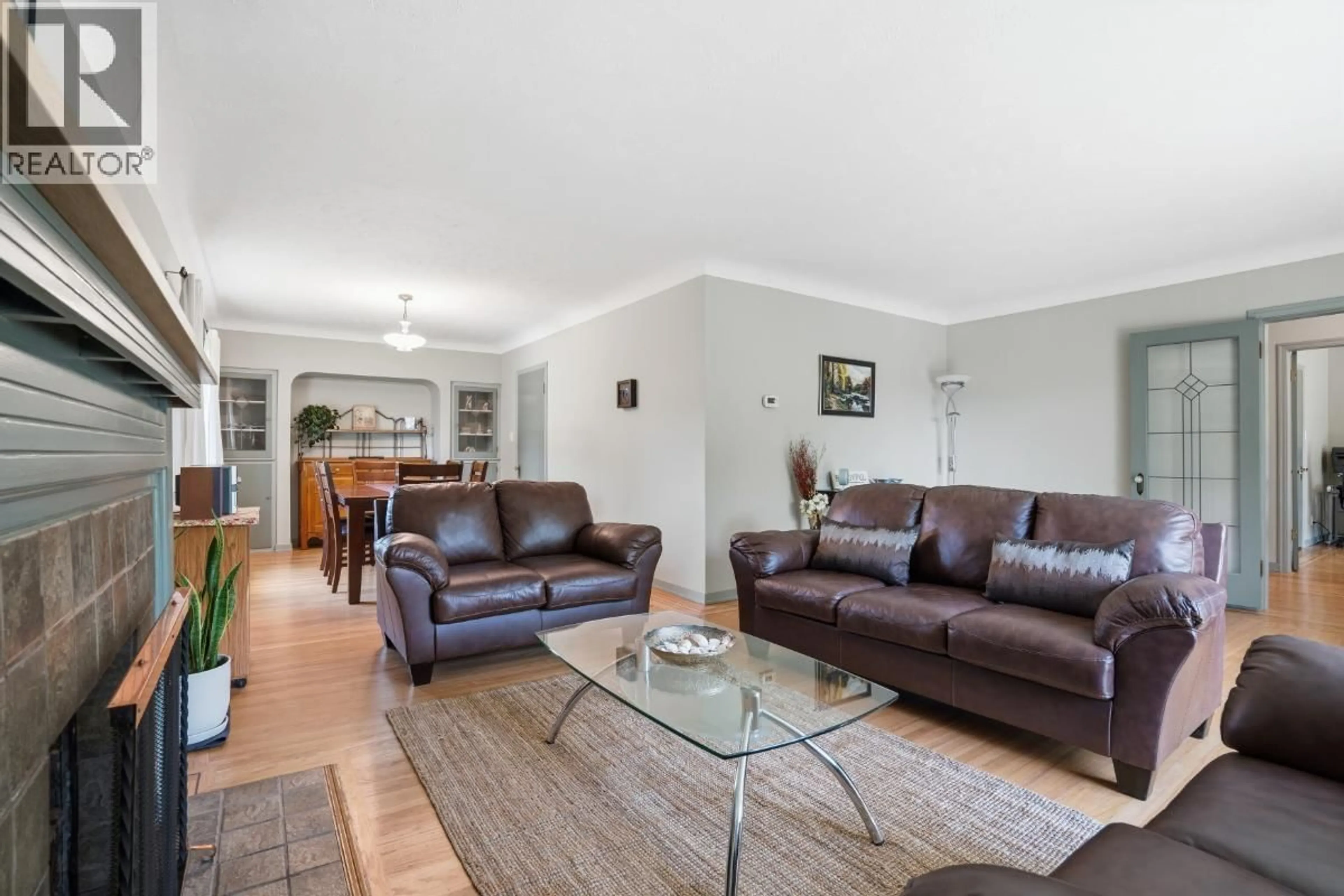 Living room with furniture, unknown for 1219 LONDON STREET, New Westminster British Columbia V3M3C2