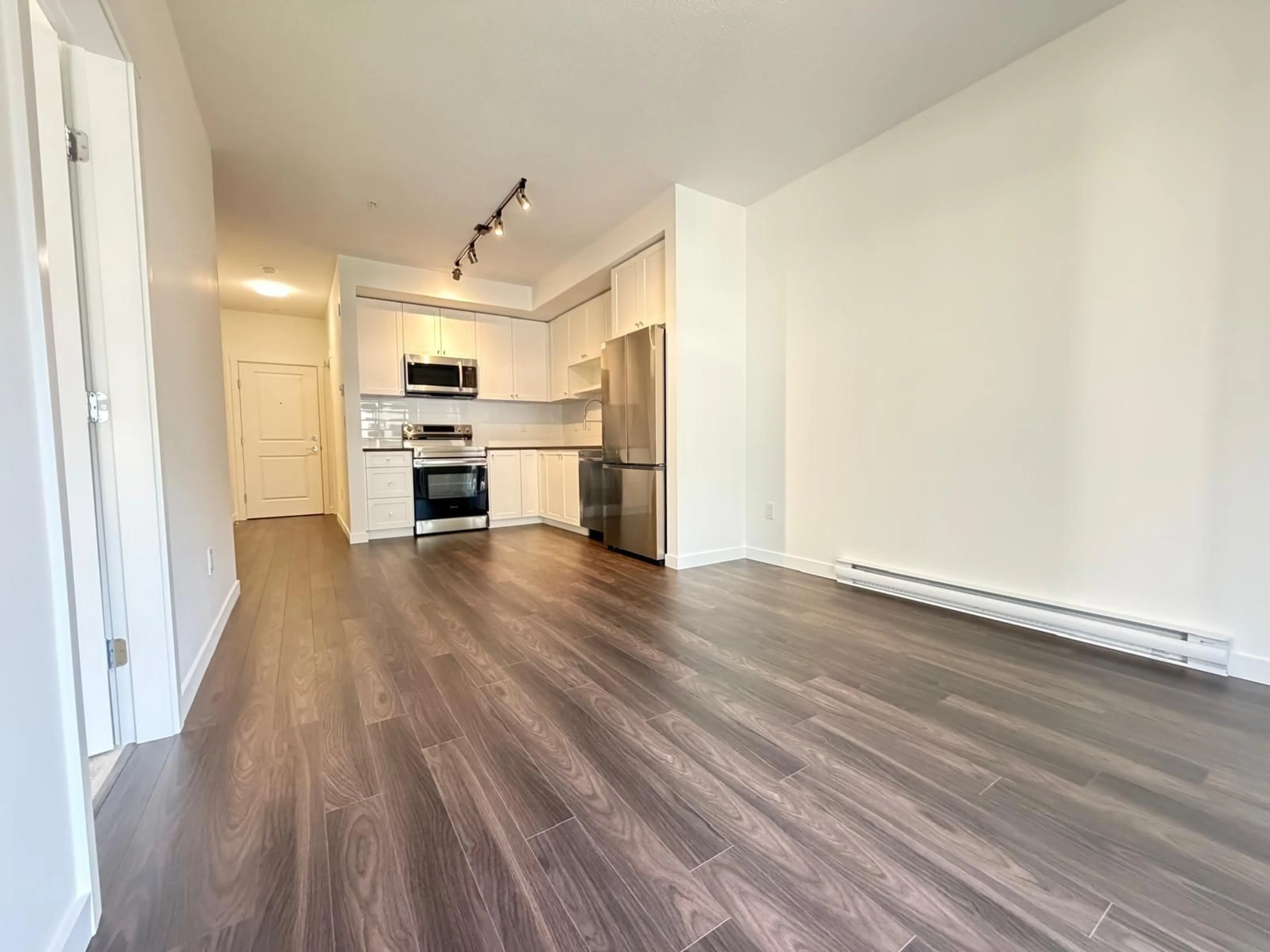 A pic of a room for 304 - 15735 85 AVENUE, Surrey British Columbia V4N6Z1