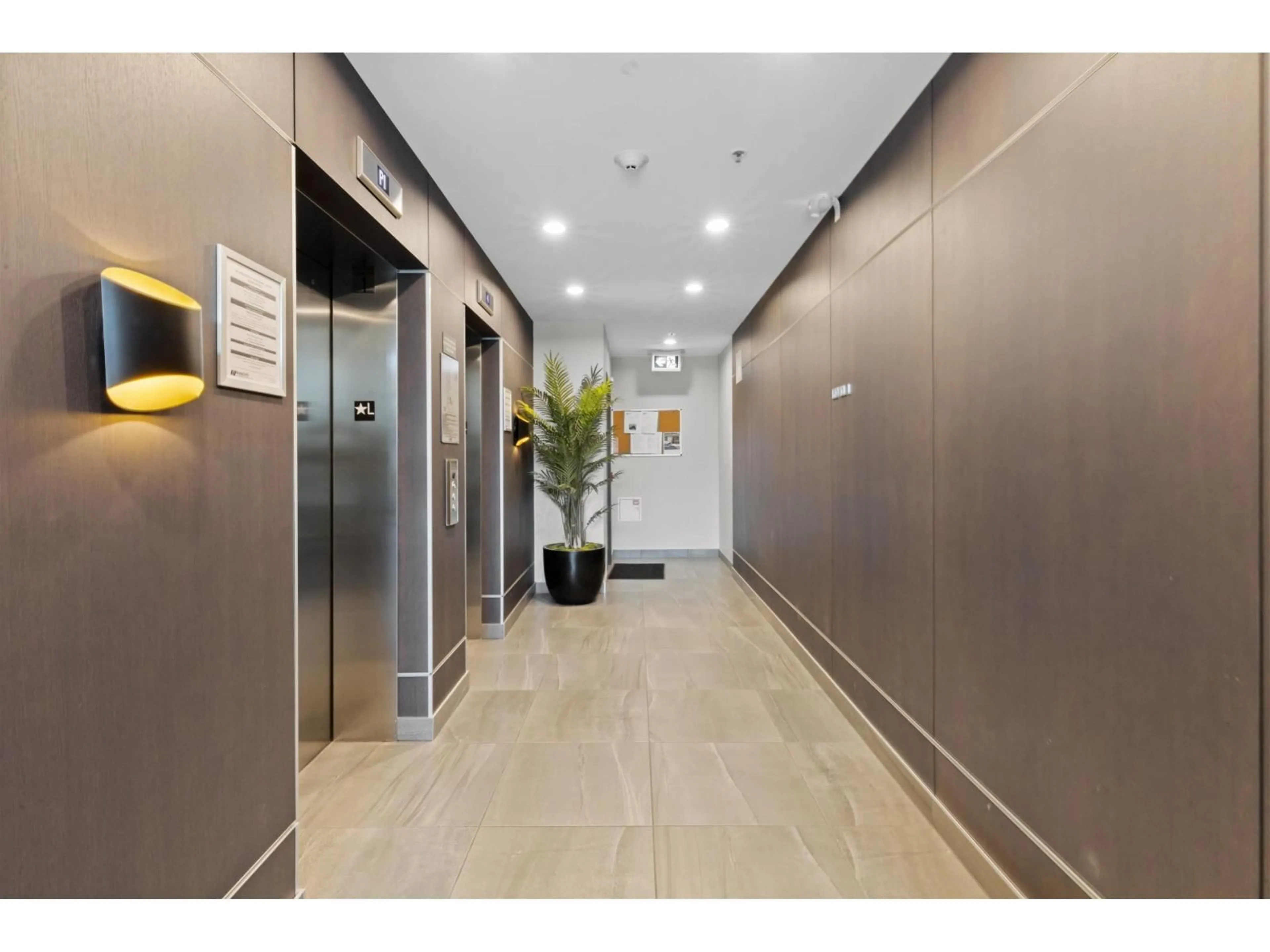 Indoor foyer for A315 - 20727 WILLOUGHBY TOWN CENTRE DRIVE, Langley British Columbia V2Y3N1