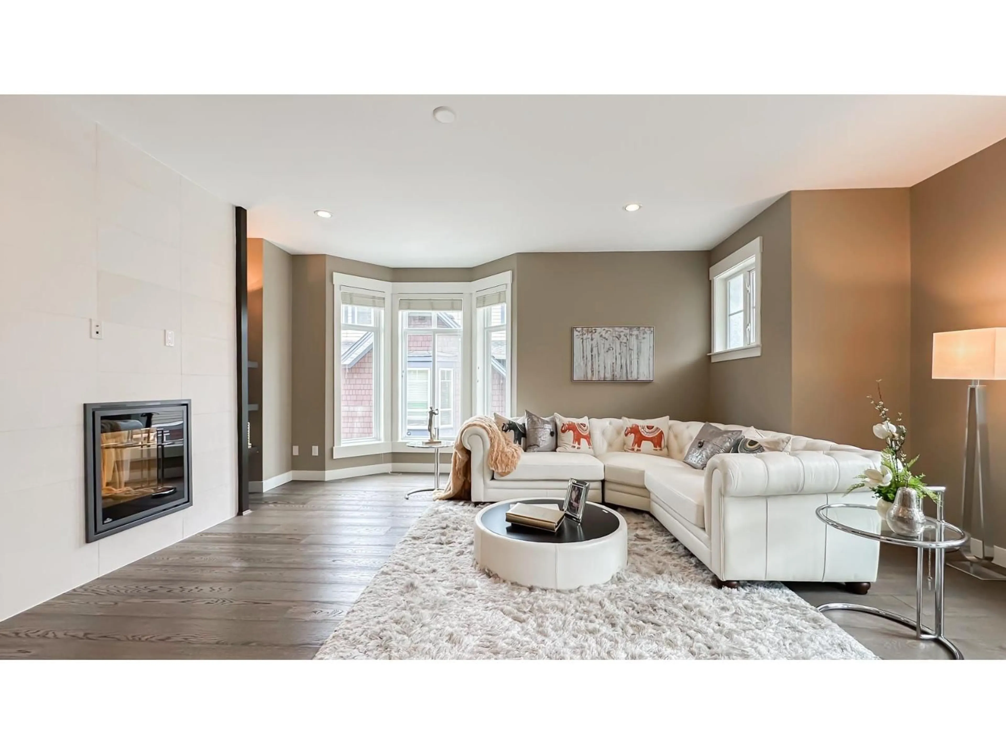 Living room with furniture, unknown for 25 - 15977 26 AVENUE, Surrey British Columbia V3Z2W7