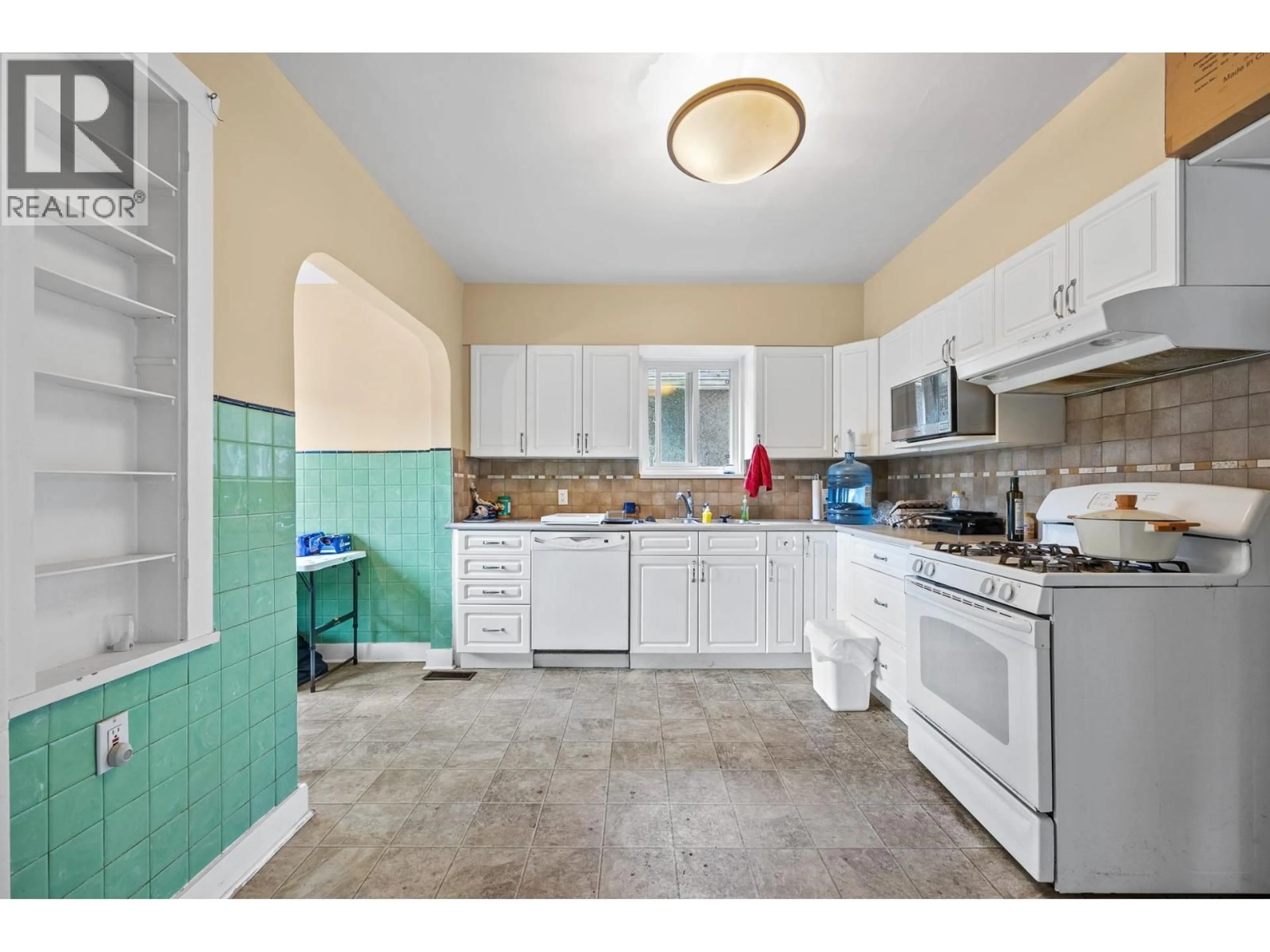 Standard kitchen, ceramic/tile floor for 3579 18TH AVENUE, Vancouver British Columbia V6S1A9