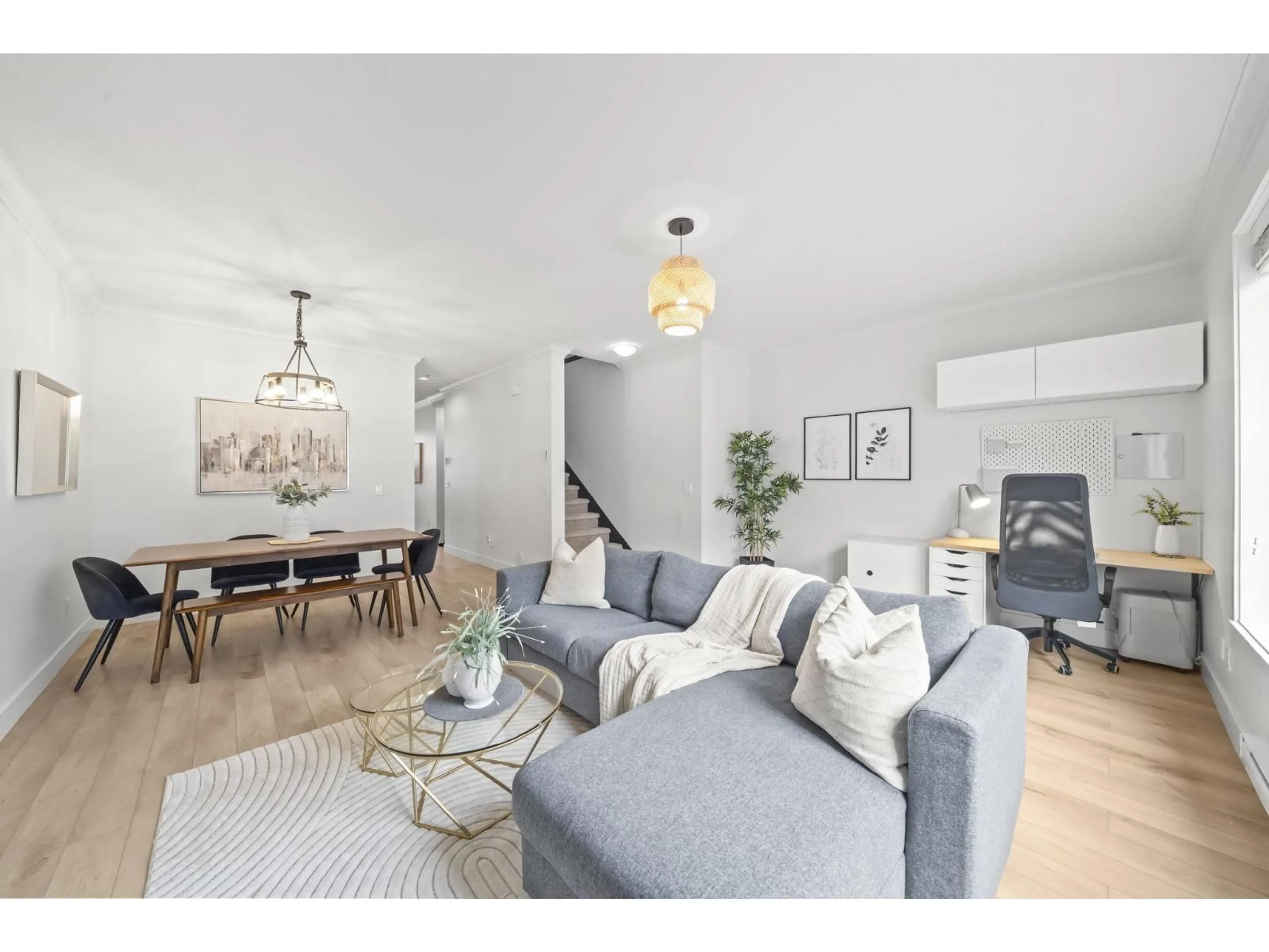 Living room with furniture, unknown for 12 - 15399 GUILDFORD DRIVE, Surrey British Columbia V3R7C6