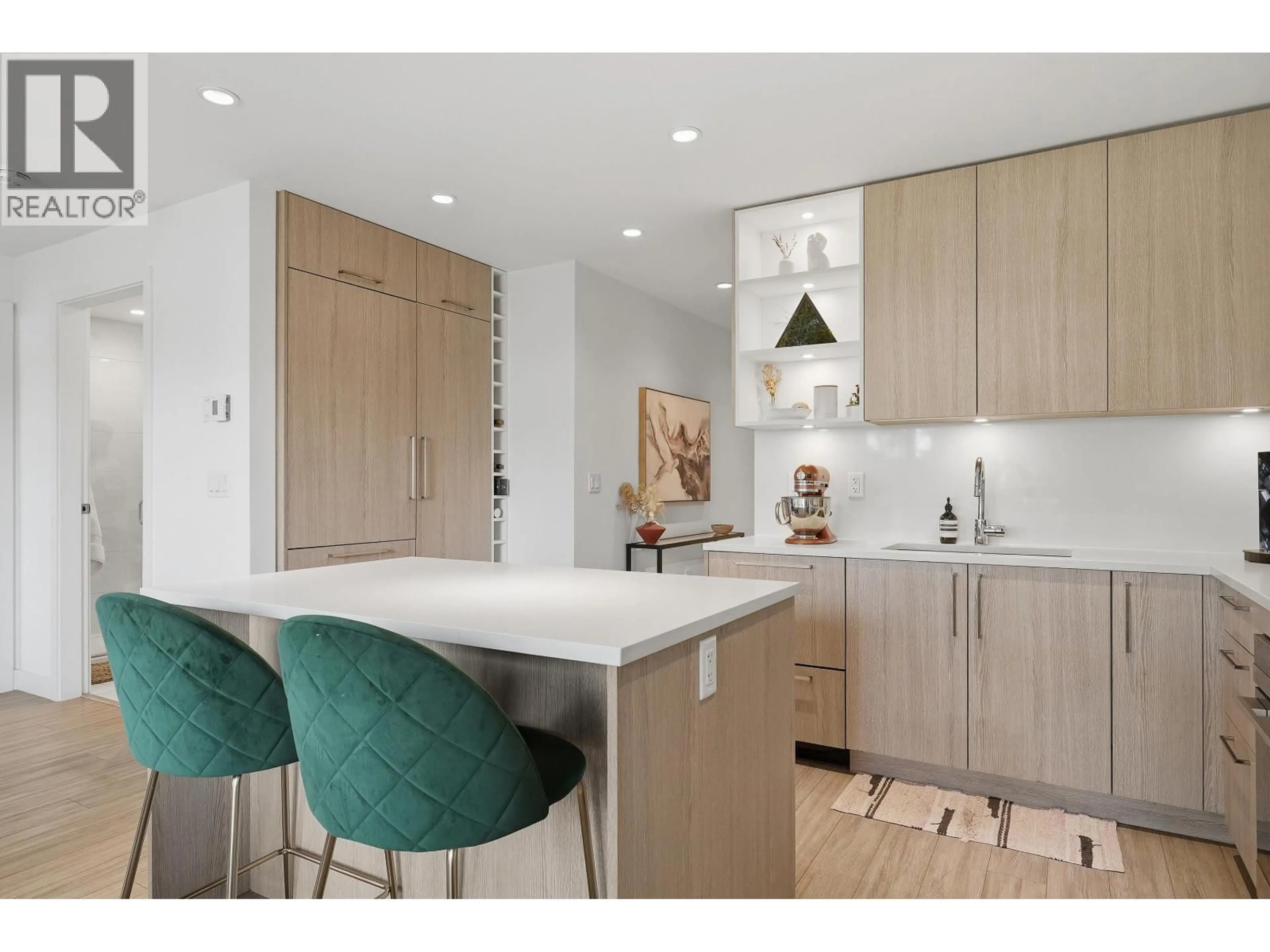 Open concept kitchen, unknown for 311 - 707 3RD STREET, North Vancouver British Columbia V7L1G8