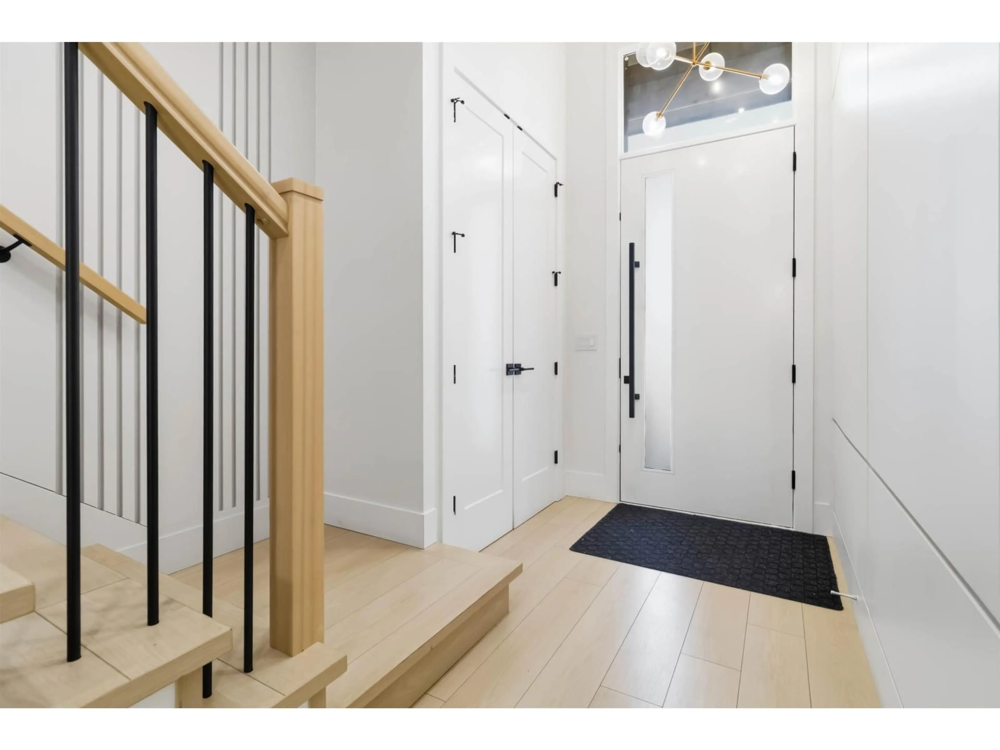 Indoor entryway for 8177 114 STREET, Delta British Columbia V4C5J2